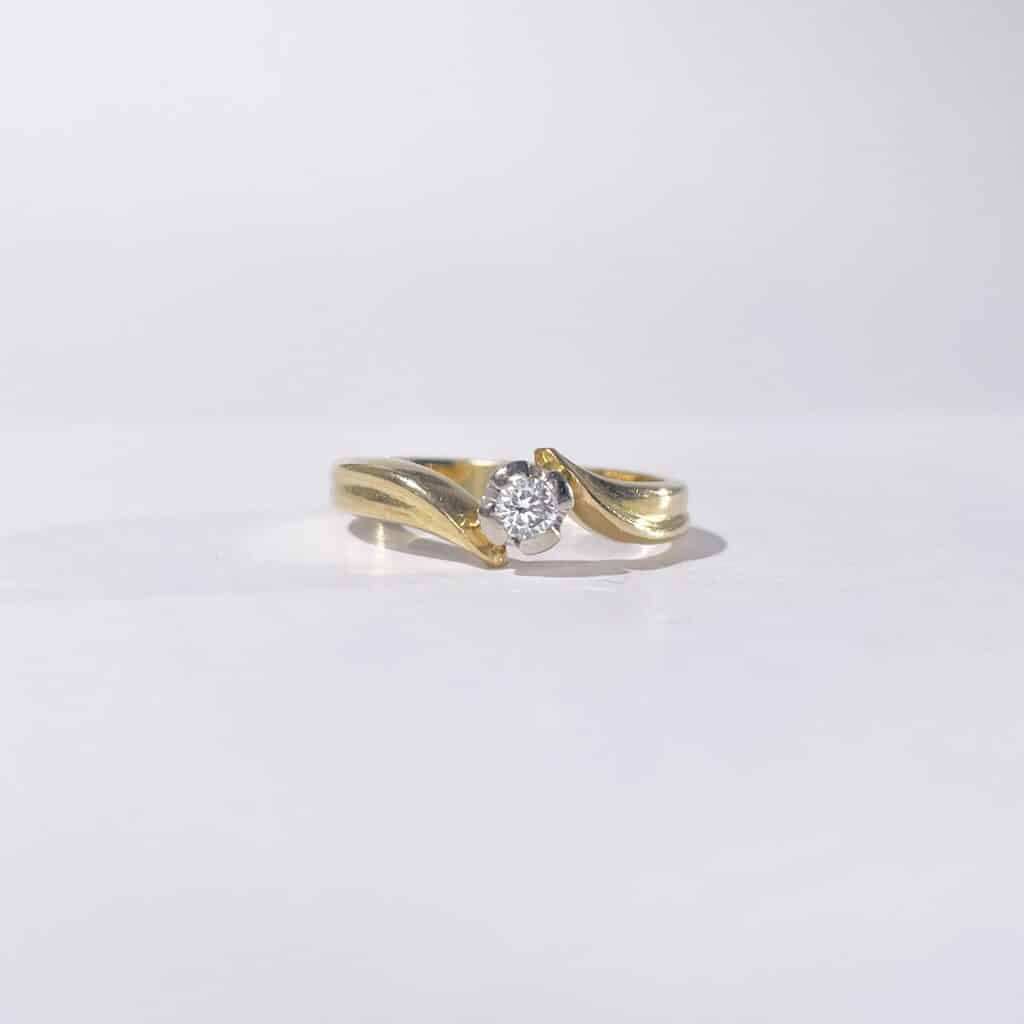 Bague Solitaire En Or Jaune 18 Carats Avec Diamant - Bijou De Fiançailles/Occasion - Occasion