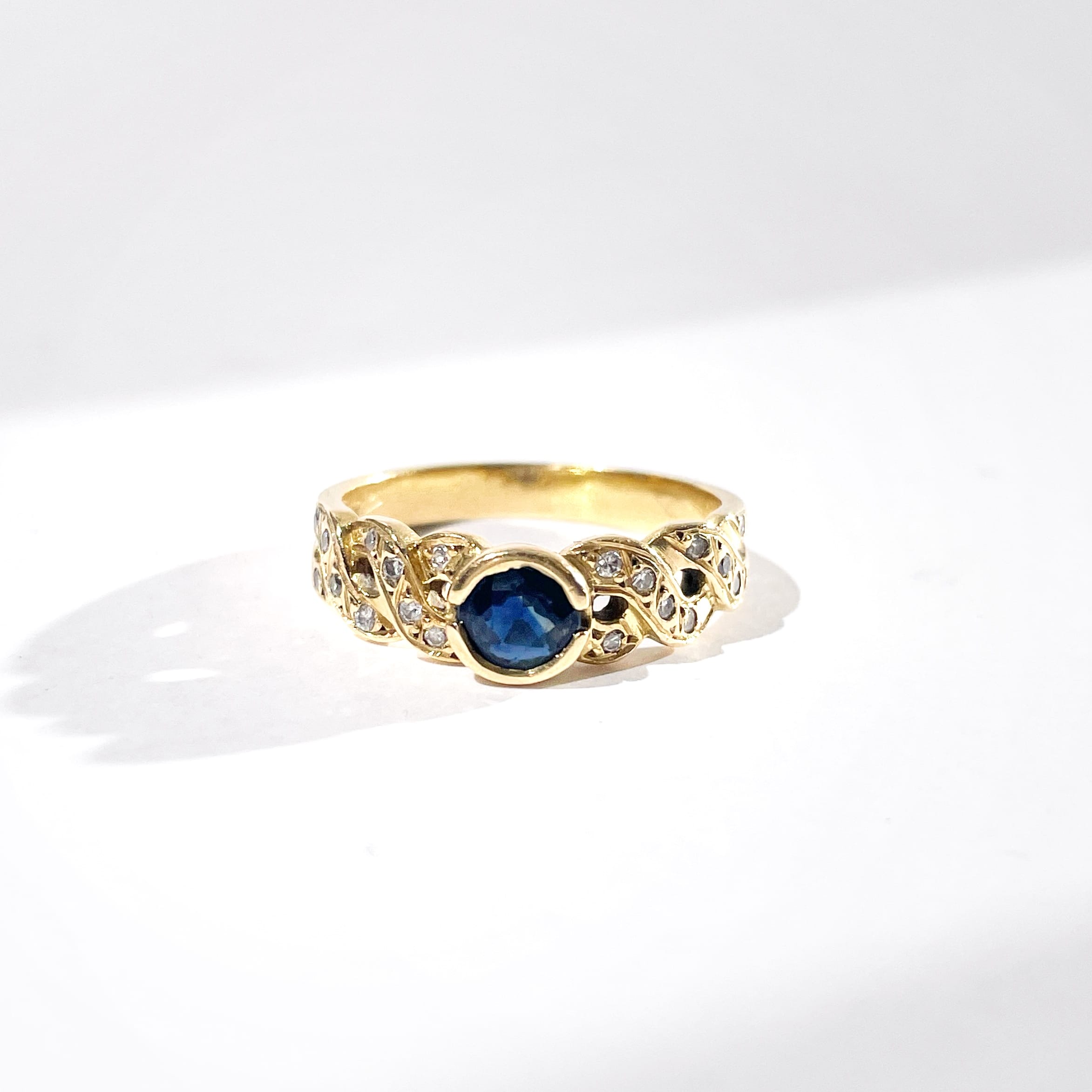 Vontage Gold Sapphire Diamond Ring 3
