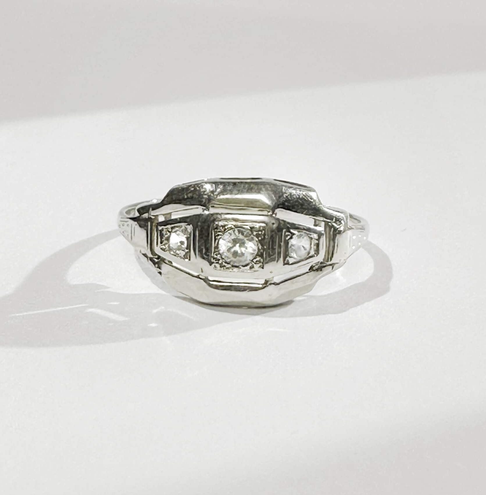 Vintage Art Deco White Gold Ring 1
