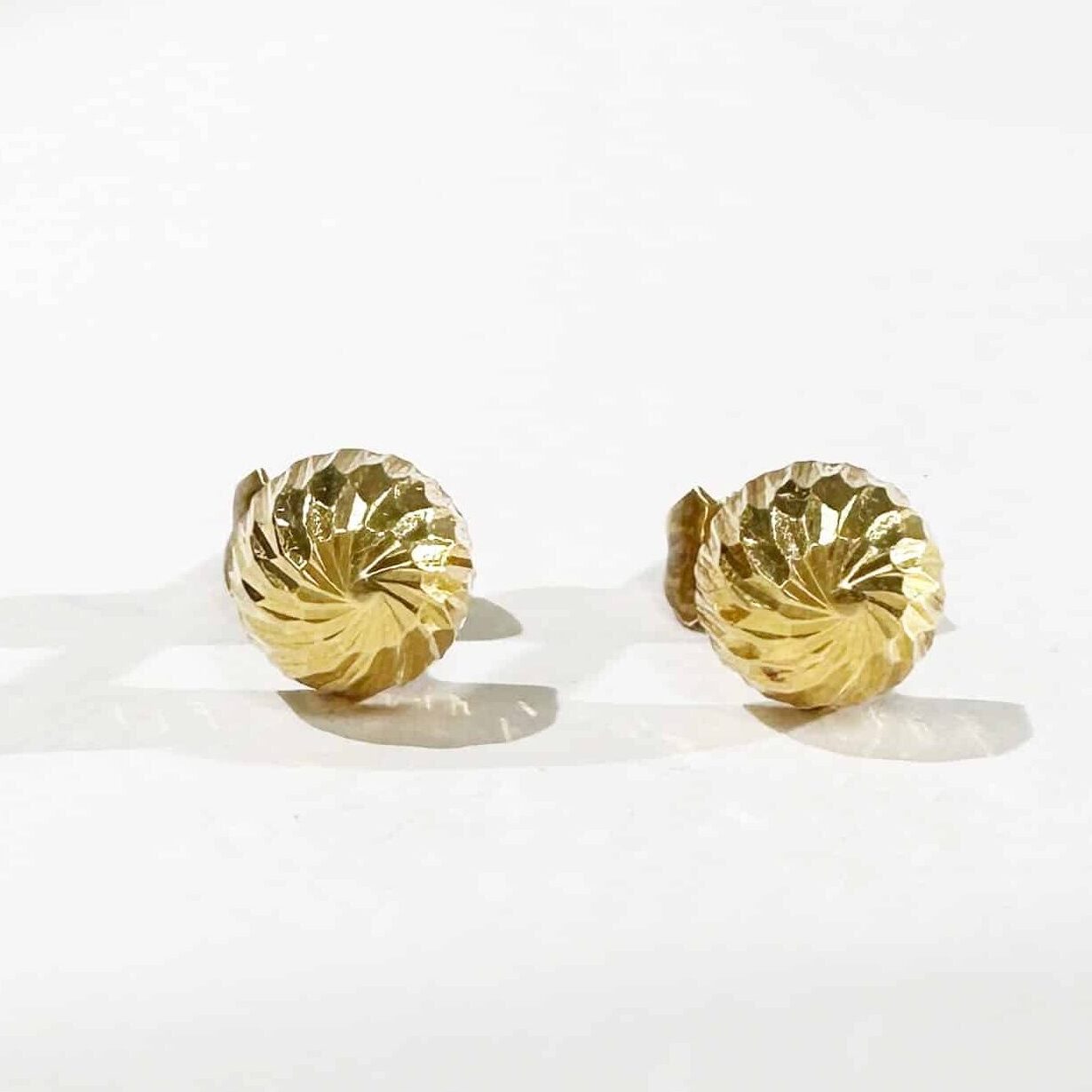 Vintage Gold Dome Chiselled Earrings 3
