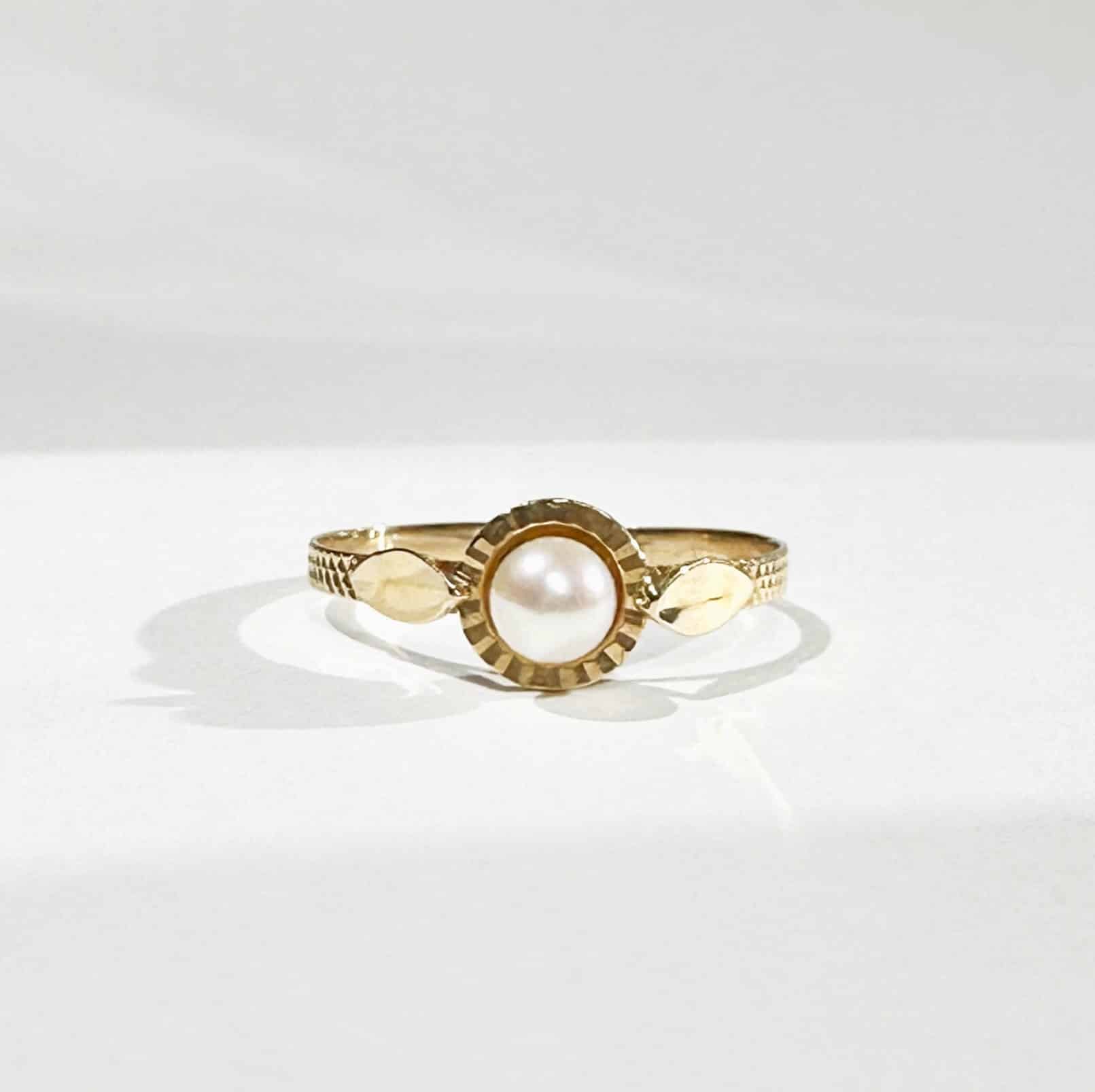 Vintage Gold Pearl Ring 1