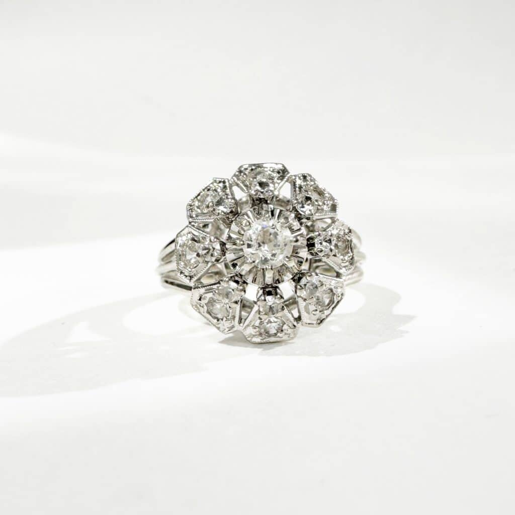 Bague Marguerite En Or Blanc 18 Carats Avec Diamants - Taille 56 Ajustable - Occasion Comme Neuve