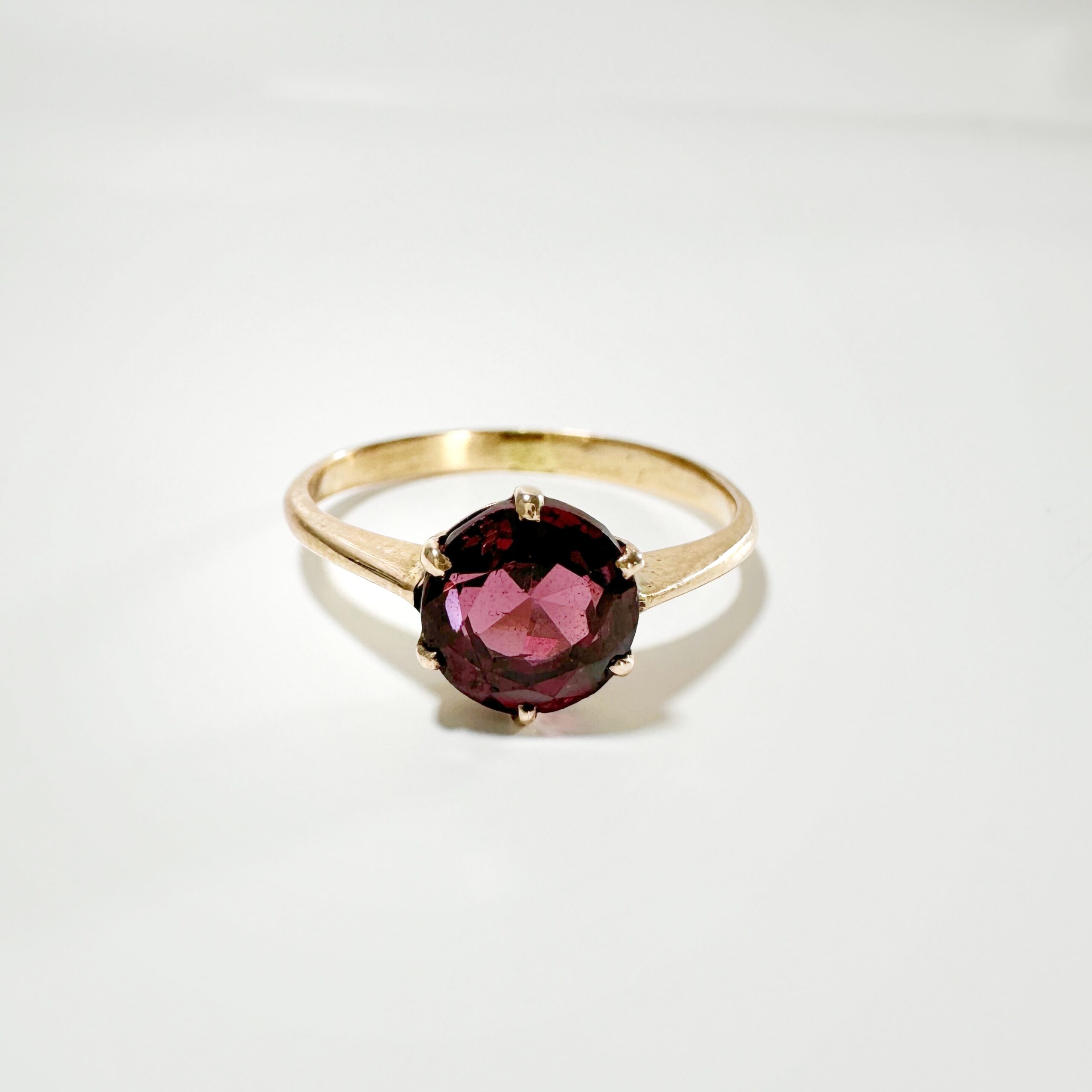 Vintage Gold Garnet Ring 1