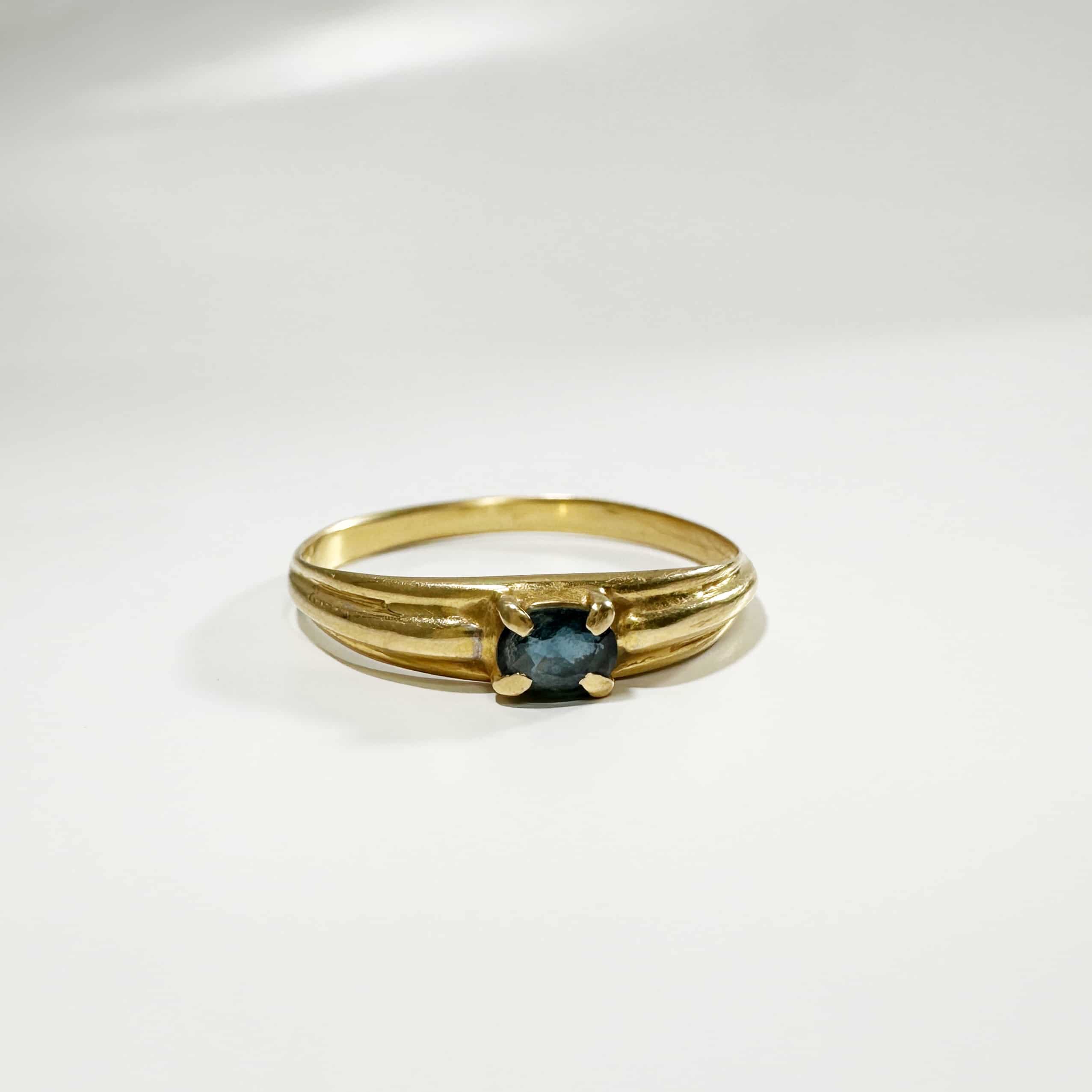 Vintage Gold Sapphire Ring 2