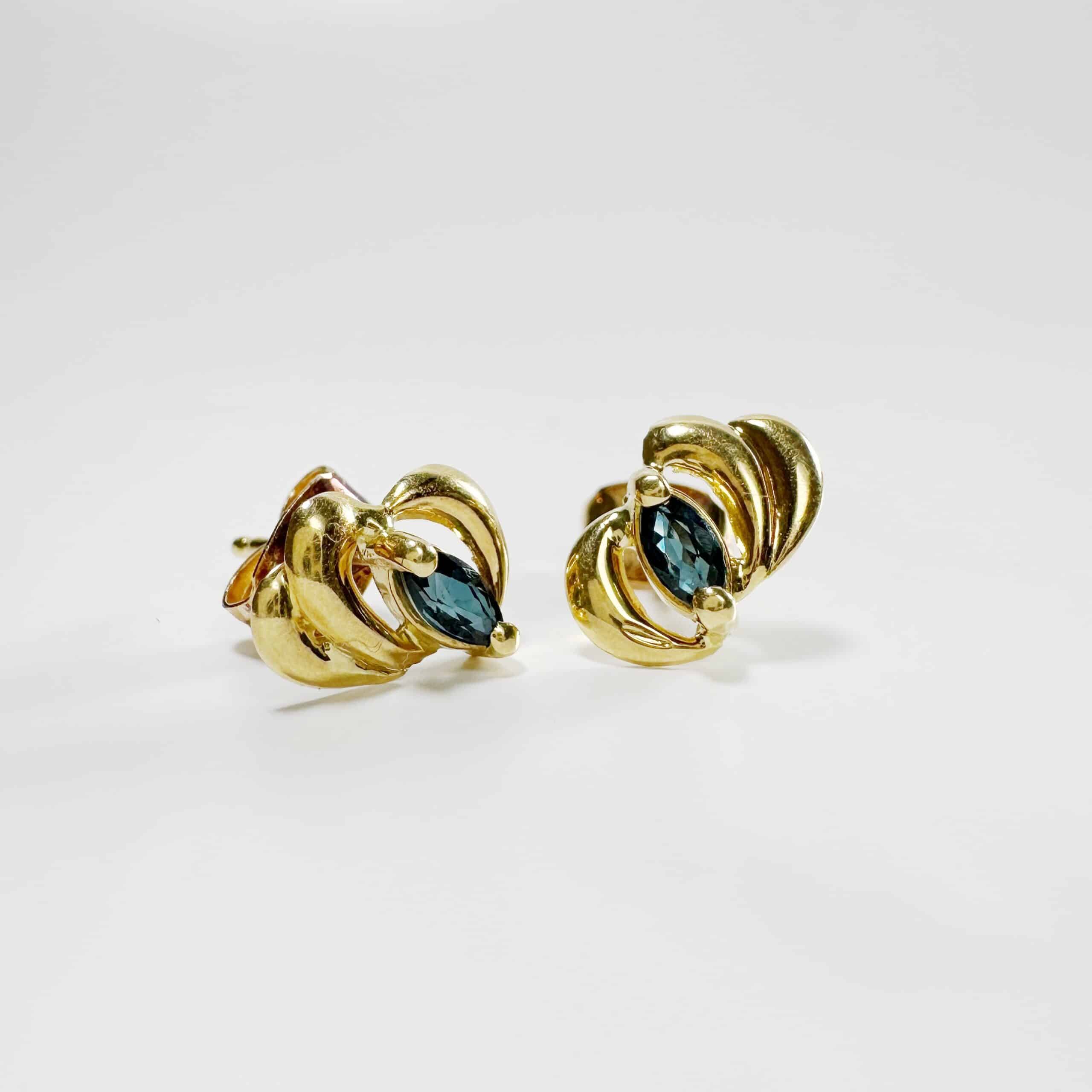 Vintage Gold Sapphire Earrings 6A