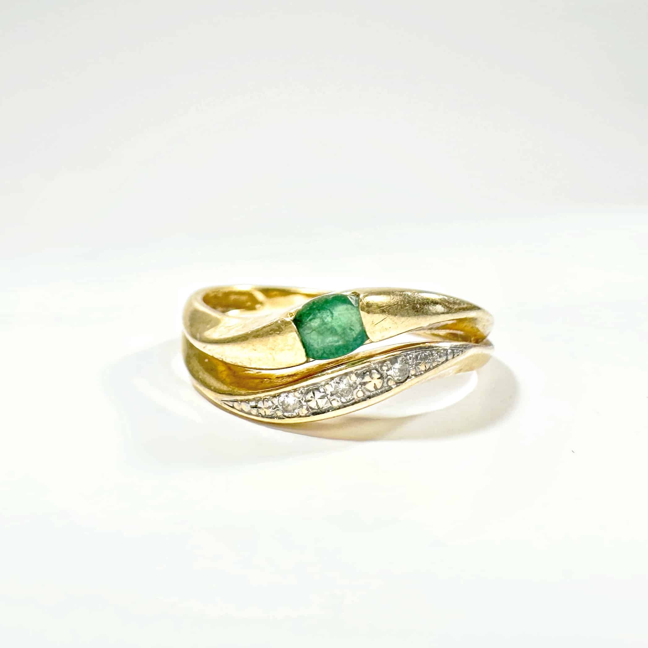 Vintage Gold Diamond And Emerald Ring 1