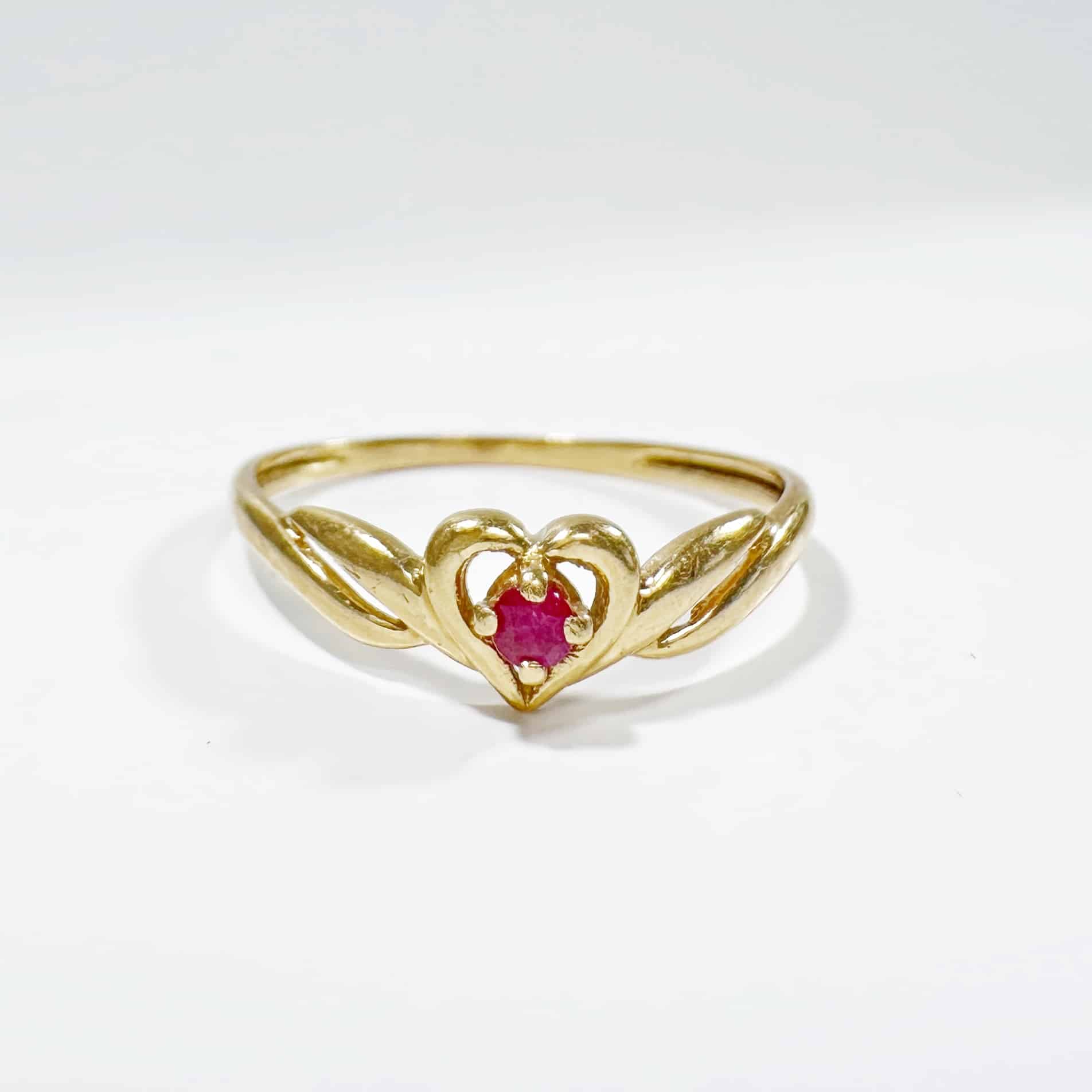 Vintage Gold Ruby Heart Ring 4