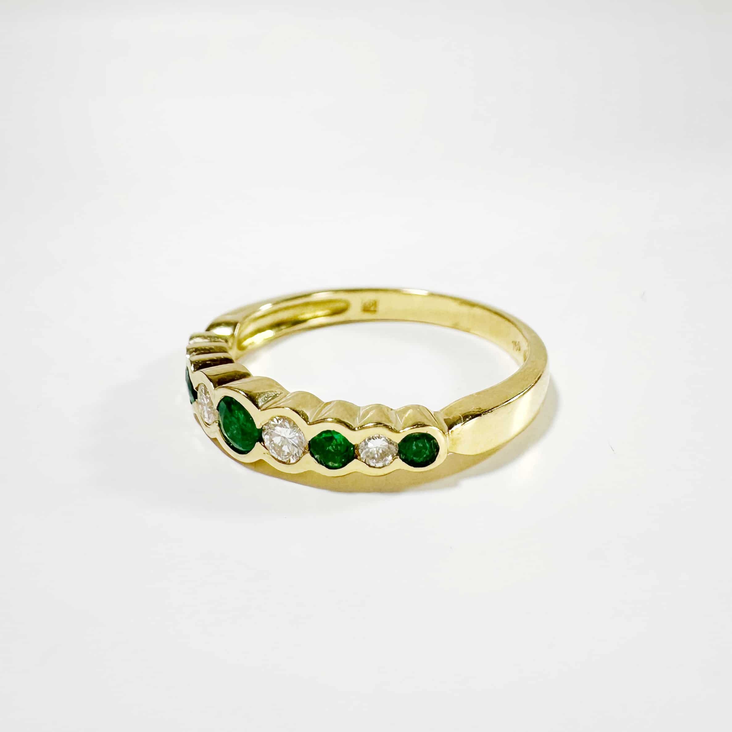 Vintage Gold Diamond Emerald Ring 3