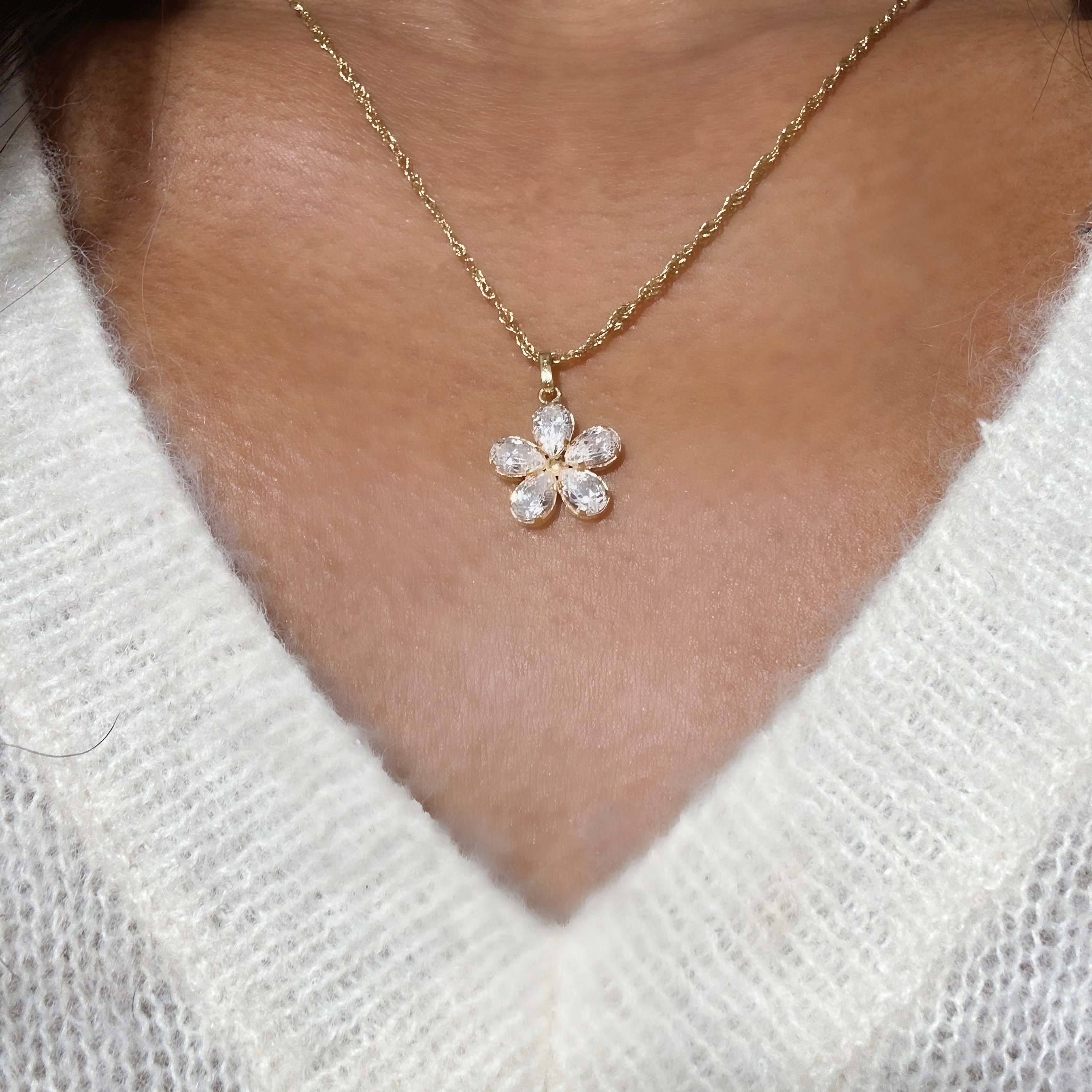 Vintage Gold Diamond Flower Necklace 7