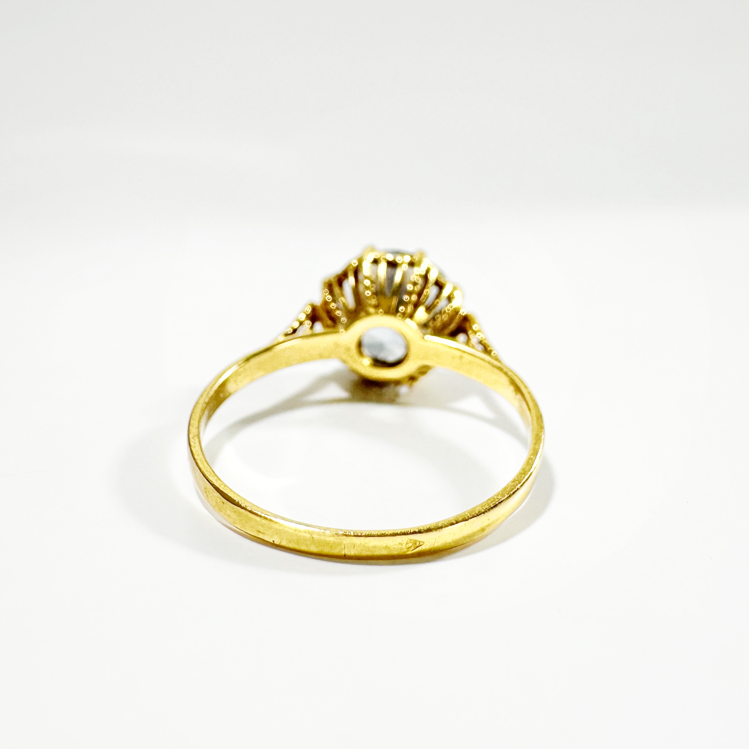 Vintage Aquamarine Solitaire Ring 2