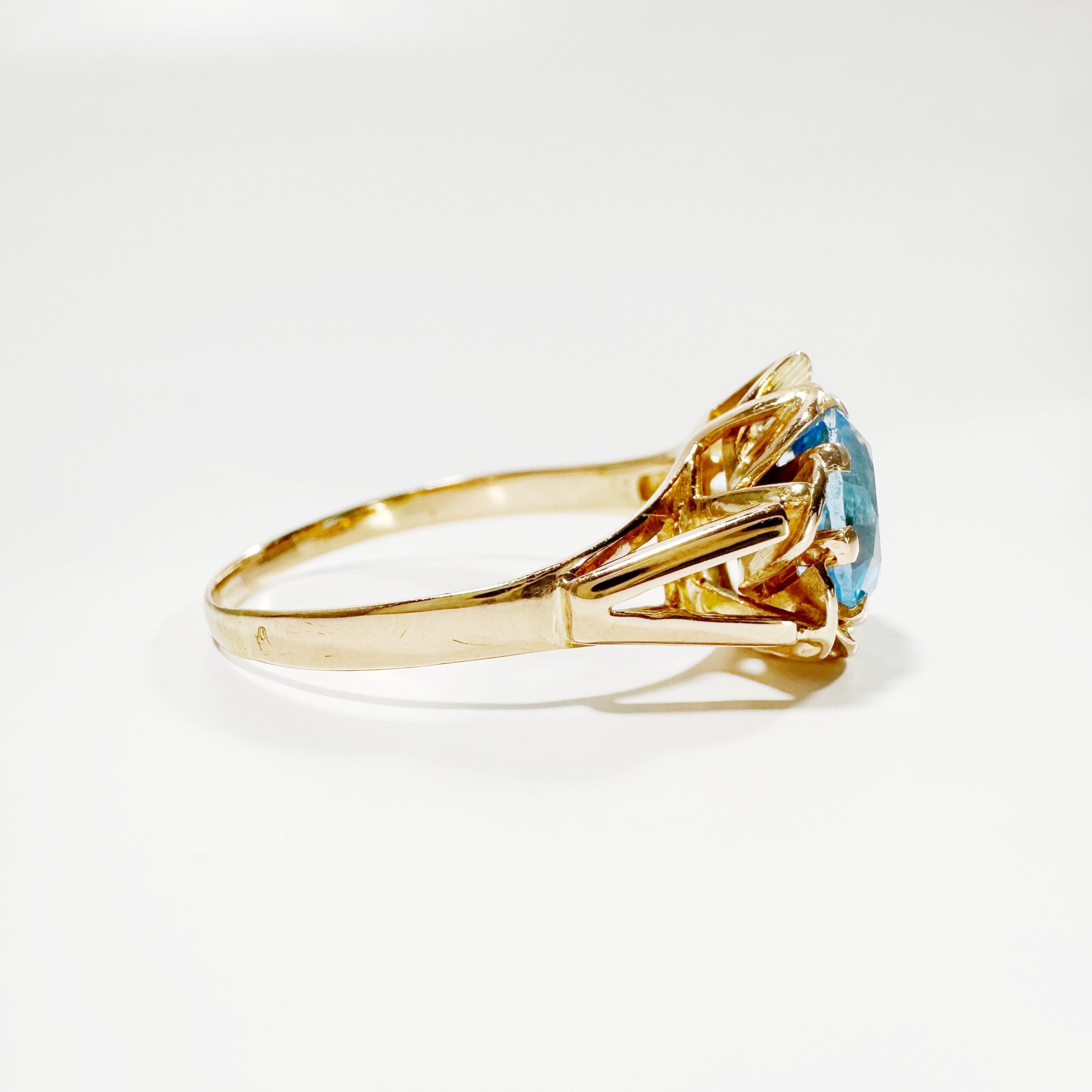 Vintage Blue Quartz Cocktail Ring 6