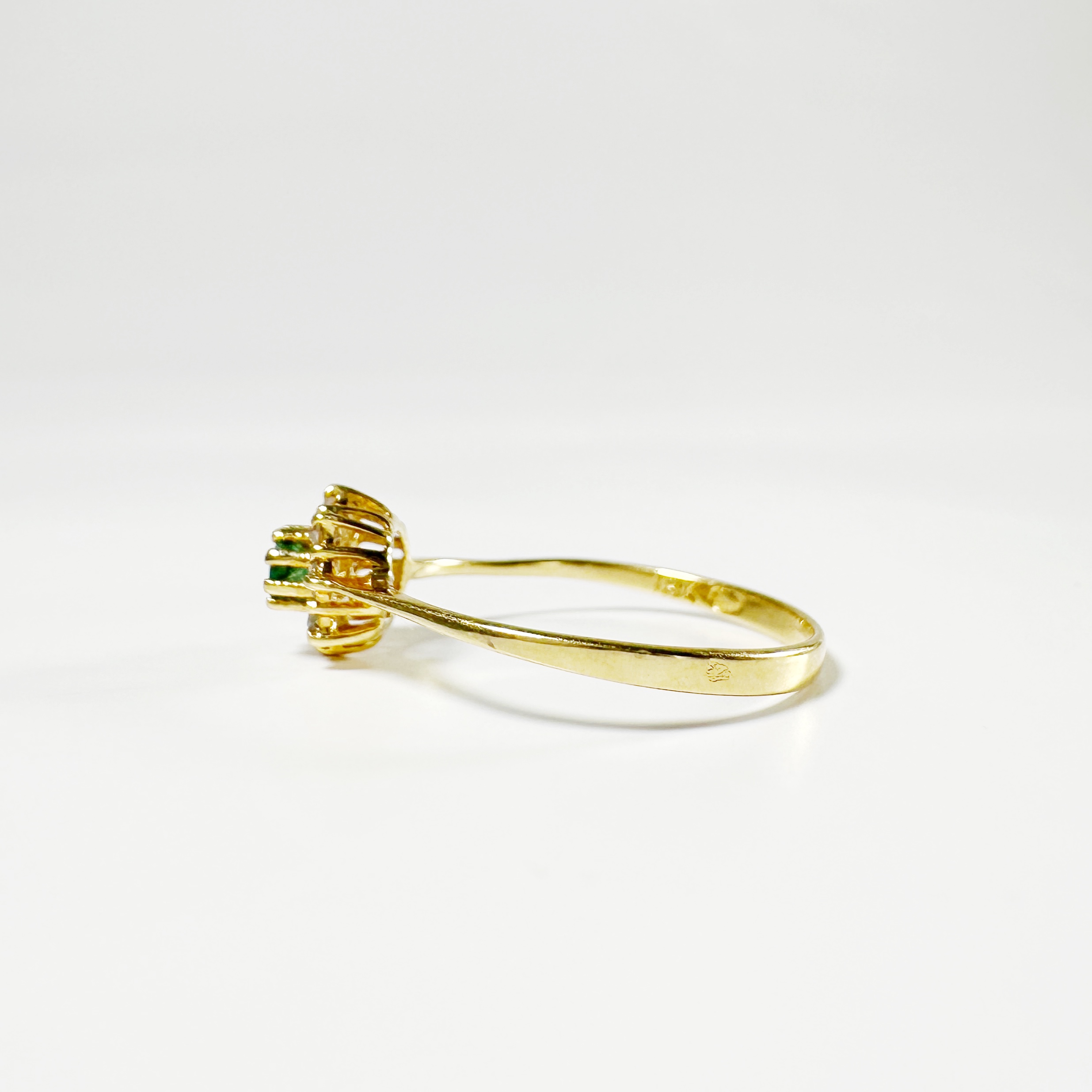 Vintage Emerald Cluster Ring 3