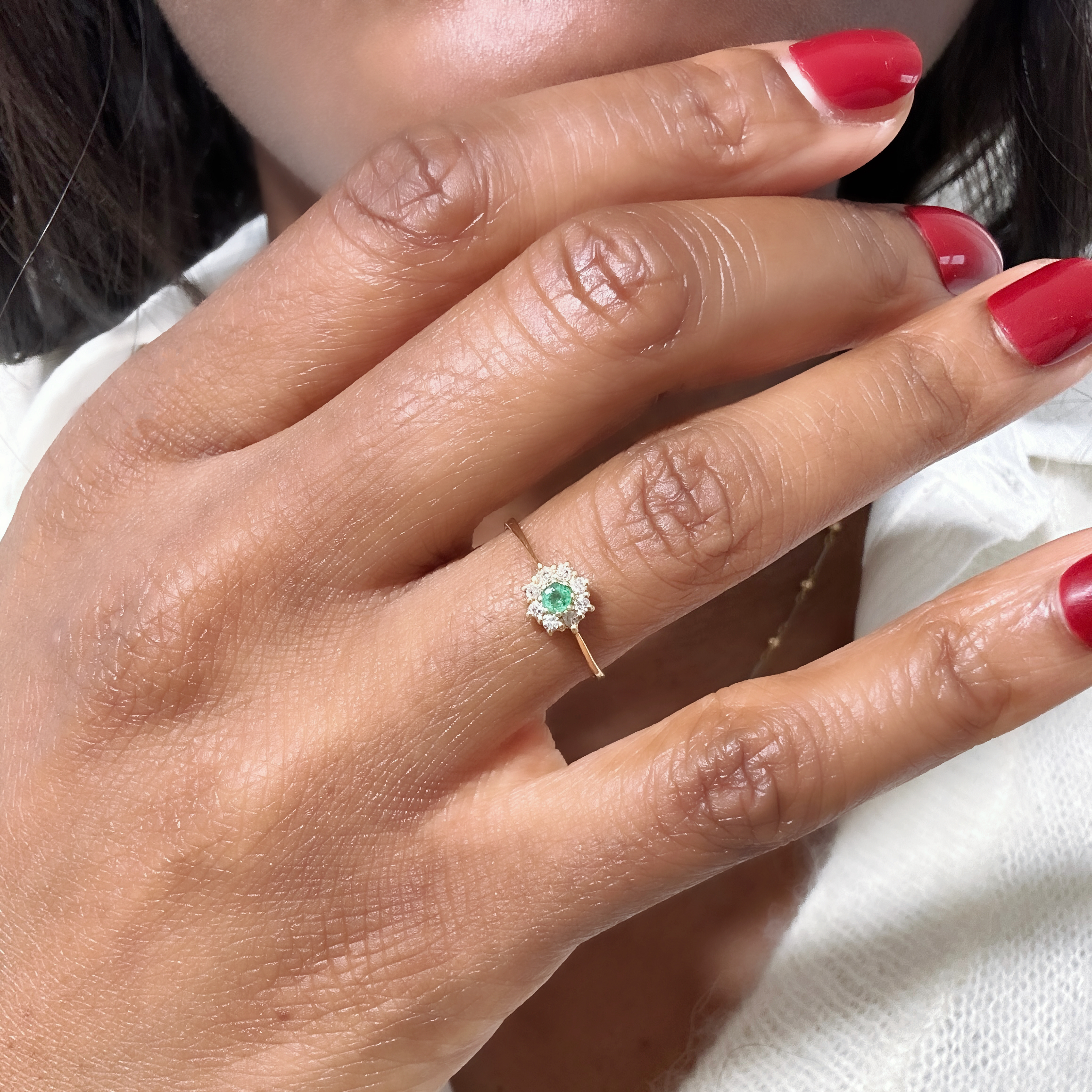 Vintage Emerald Cluster Ring 7