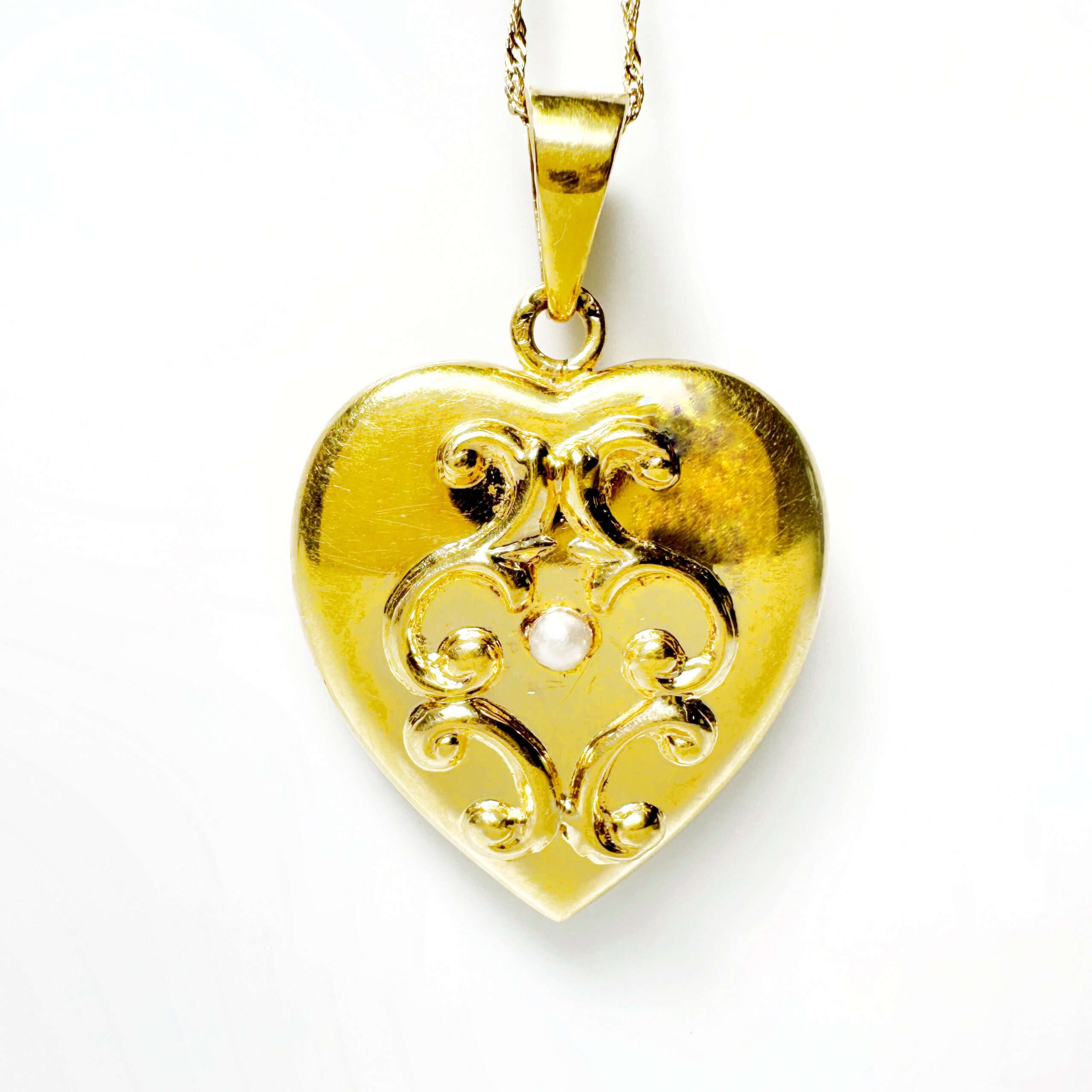 Vintage Gold And Pearl Heart Locket 1