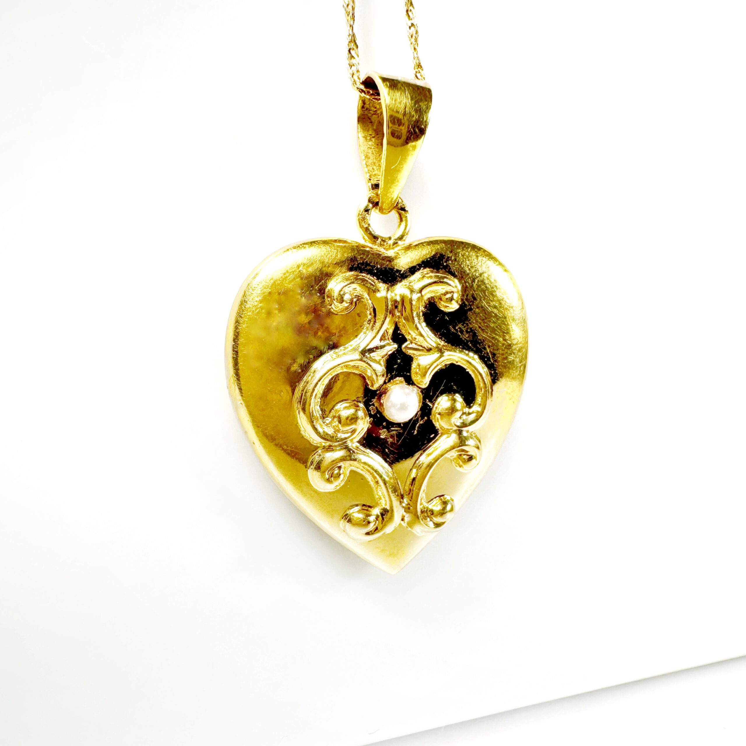 Vintage Gold And Pearl Heart Locket 3