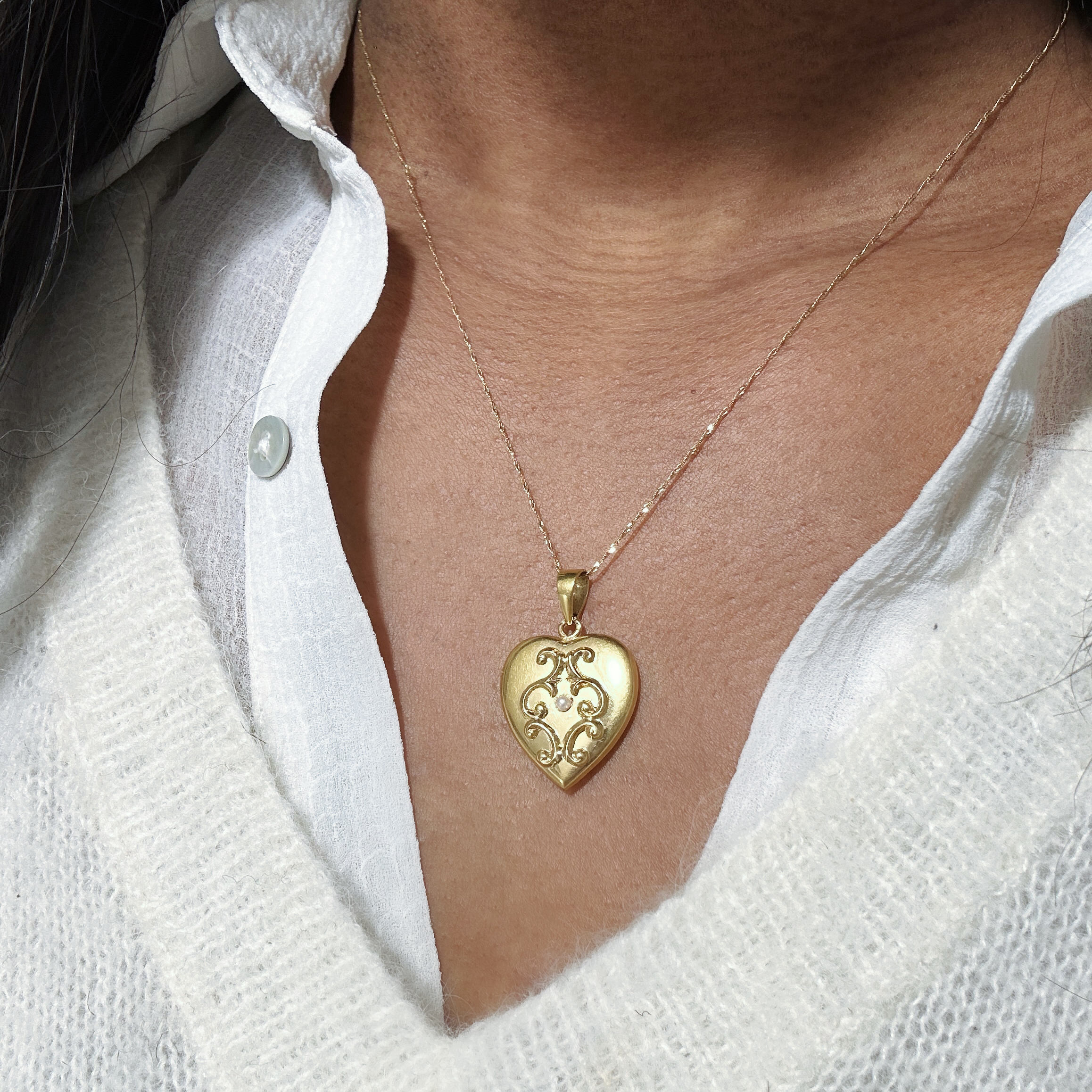Vintage Gold And Pearl Heart Locket 7