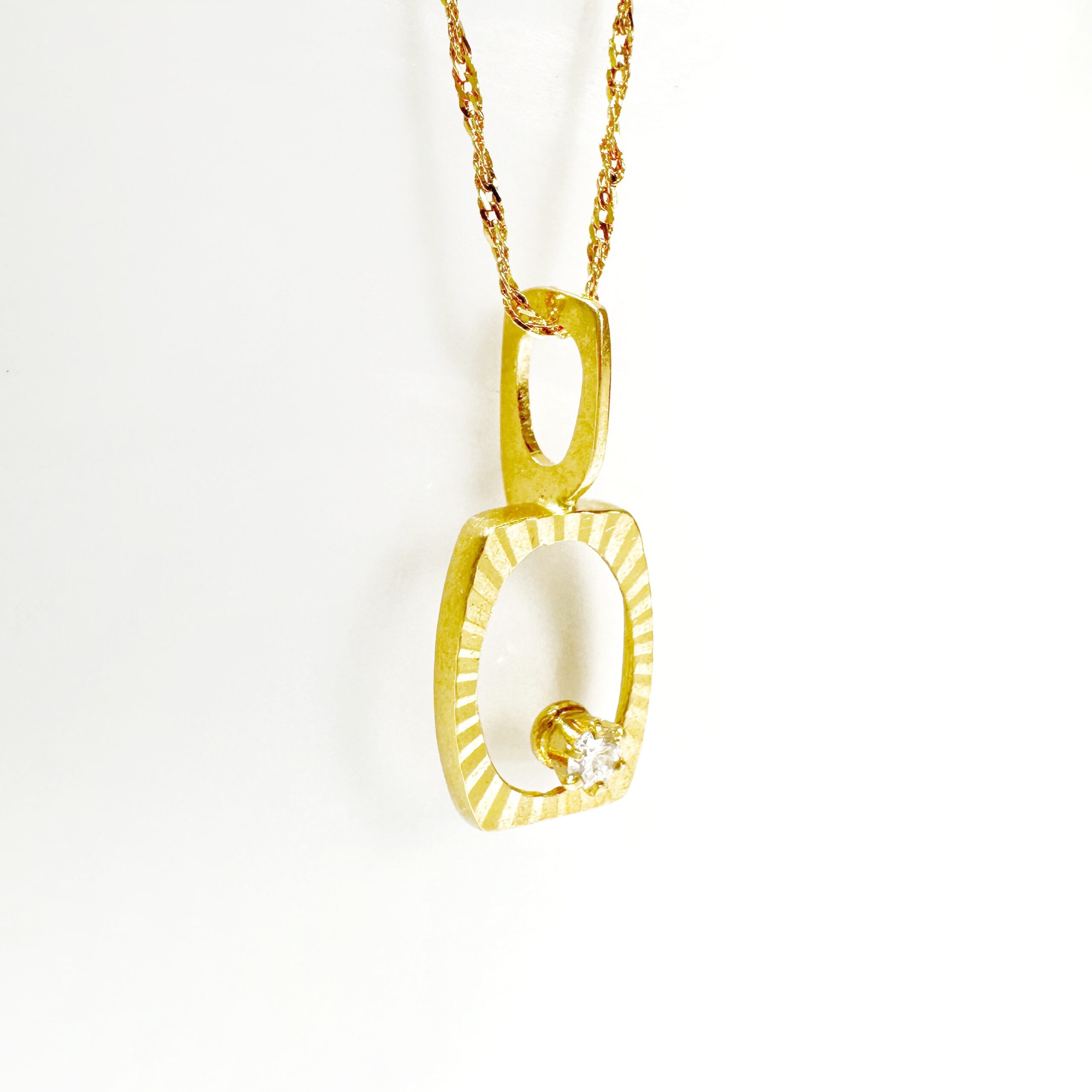 Vintage Gold Diamond Pendant 2
