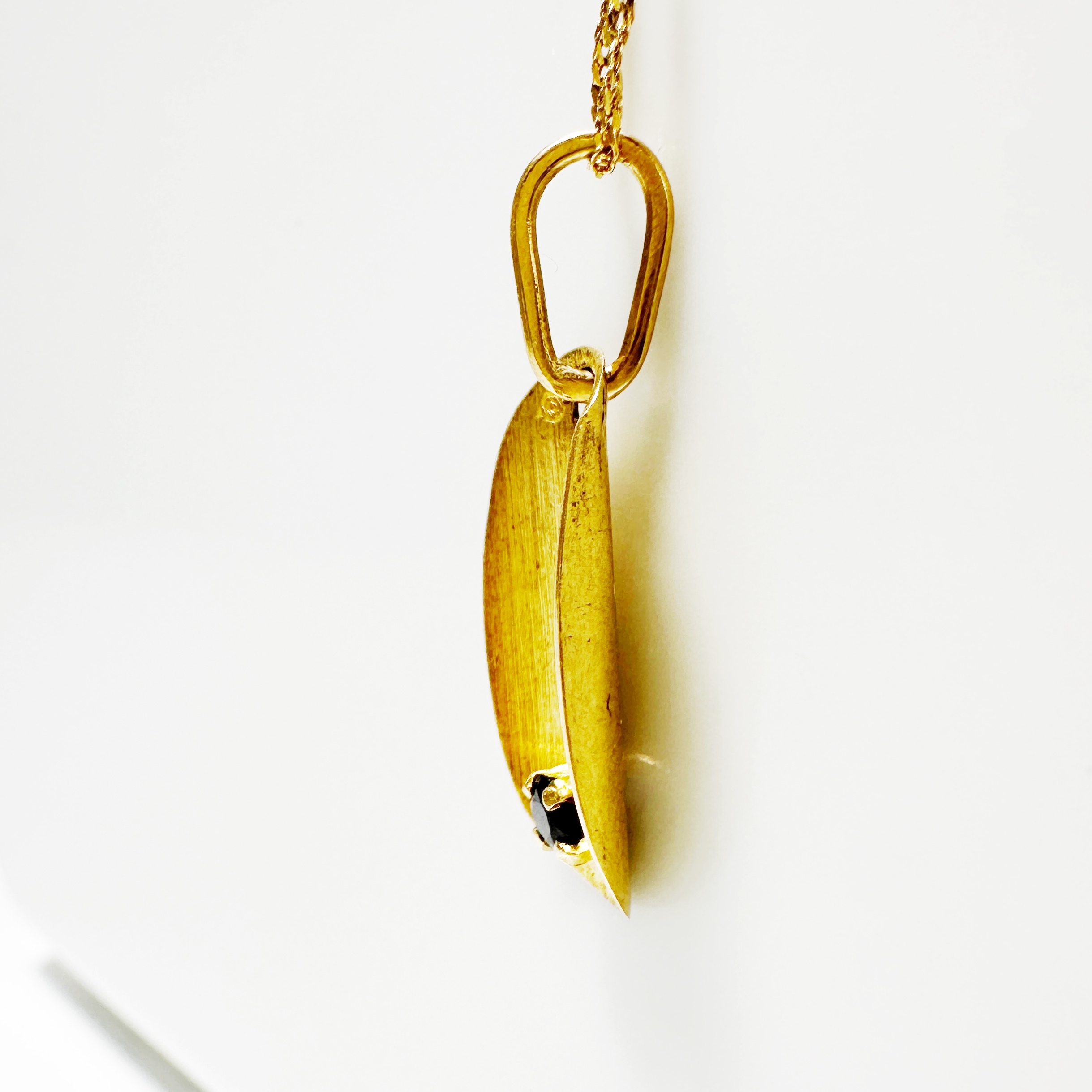 Vintage Gold Sapphire Pendant 5