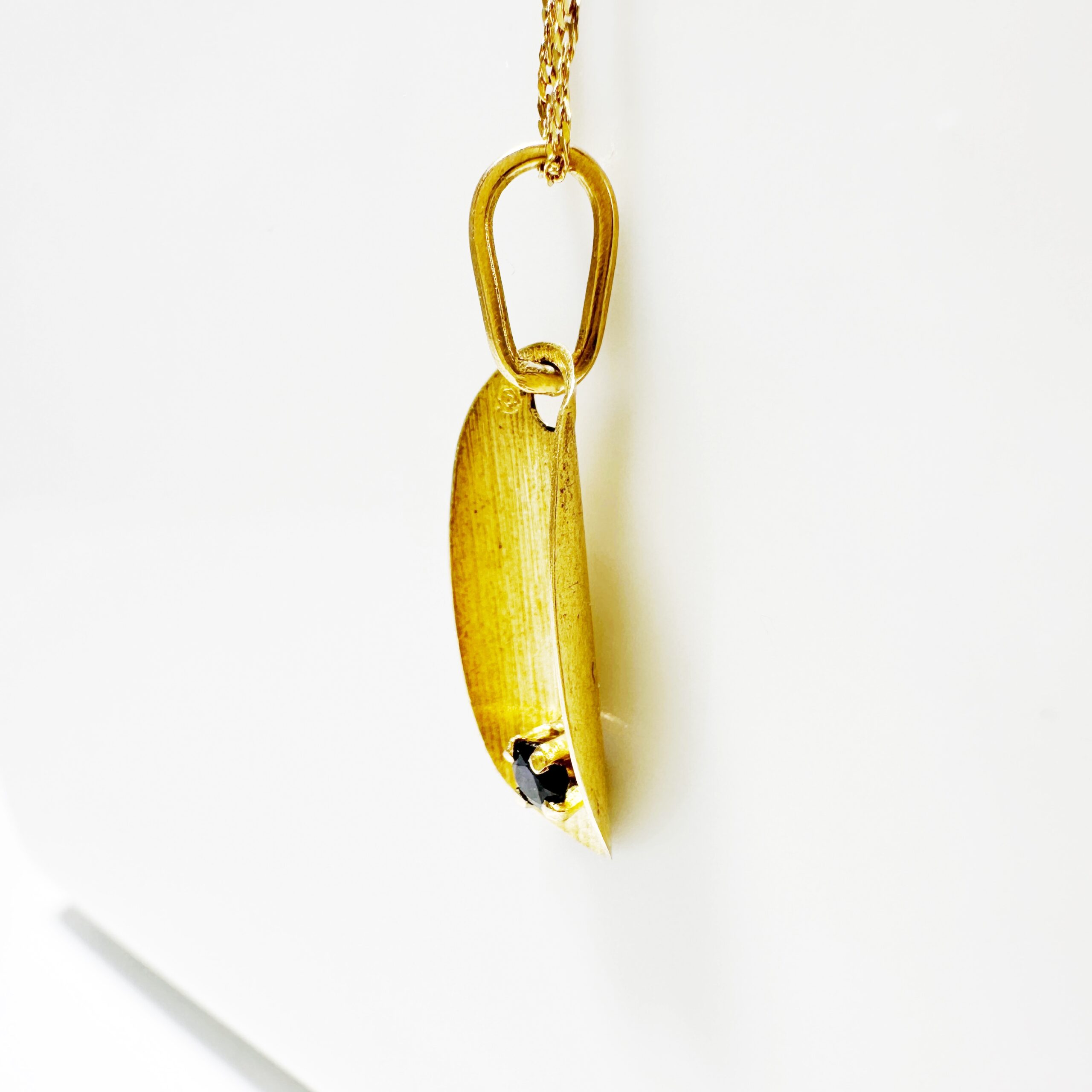 Vintage Gold Sapphire Pendant 6