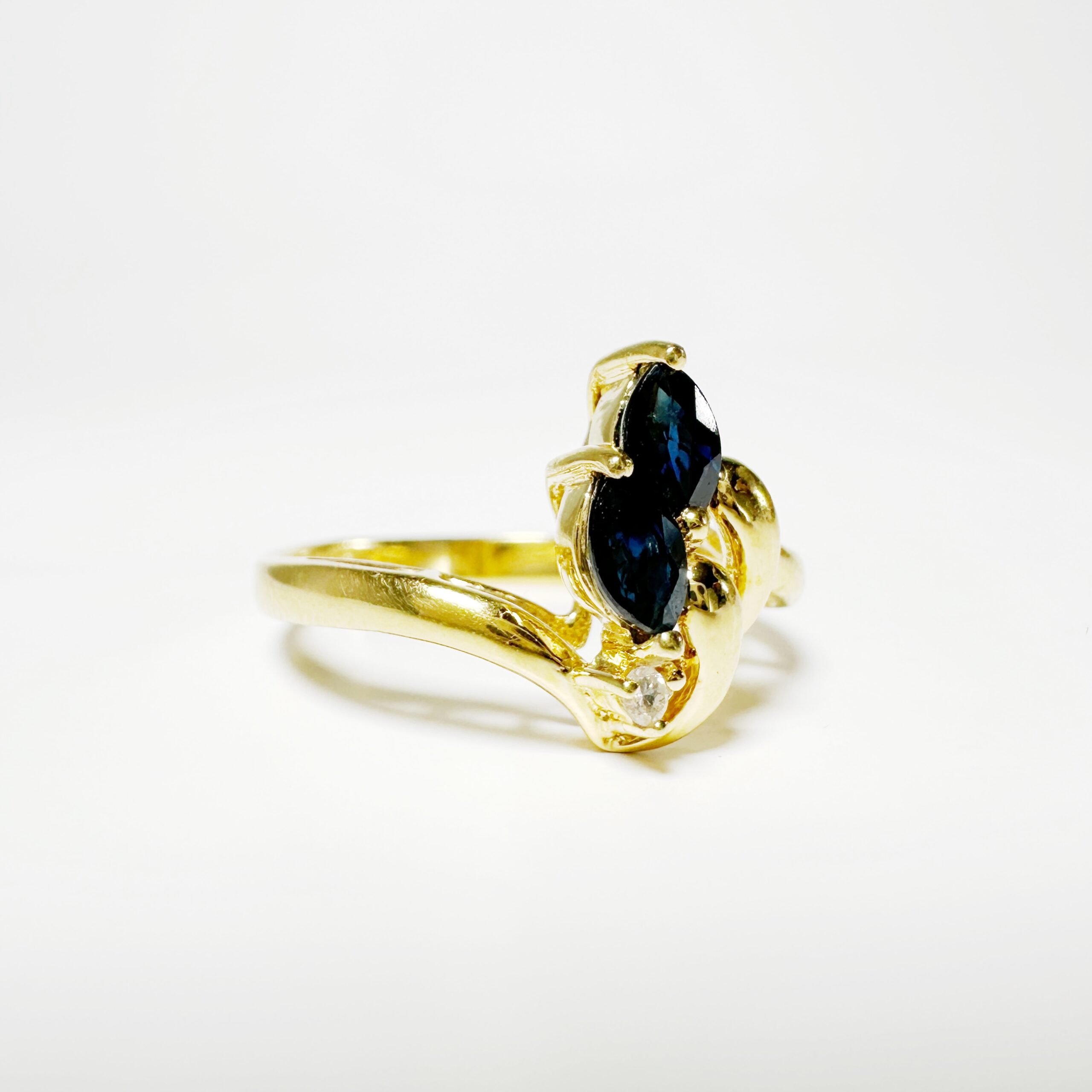 Vintage Gold Sapphire Ring 5