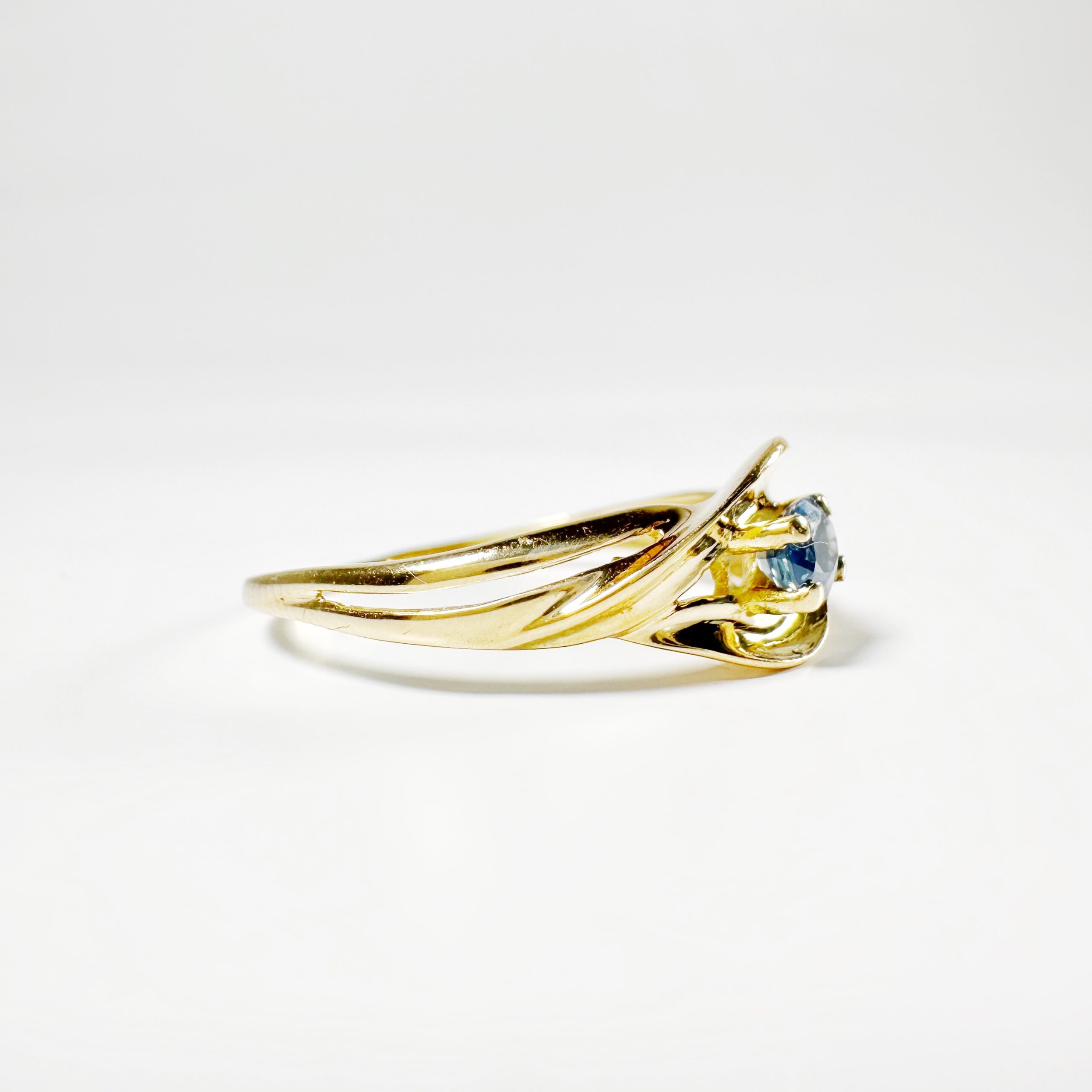 Vintage Sapphire Eye Ring 1