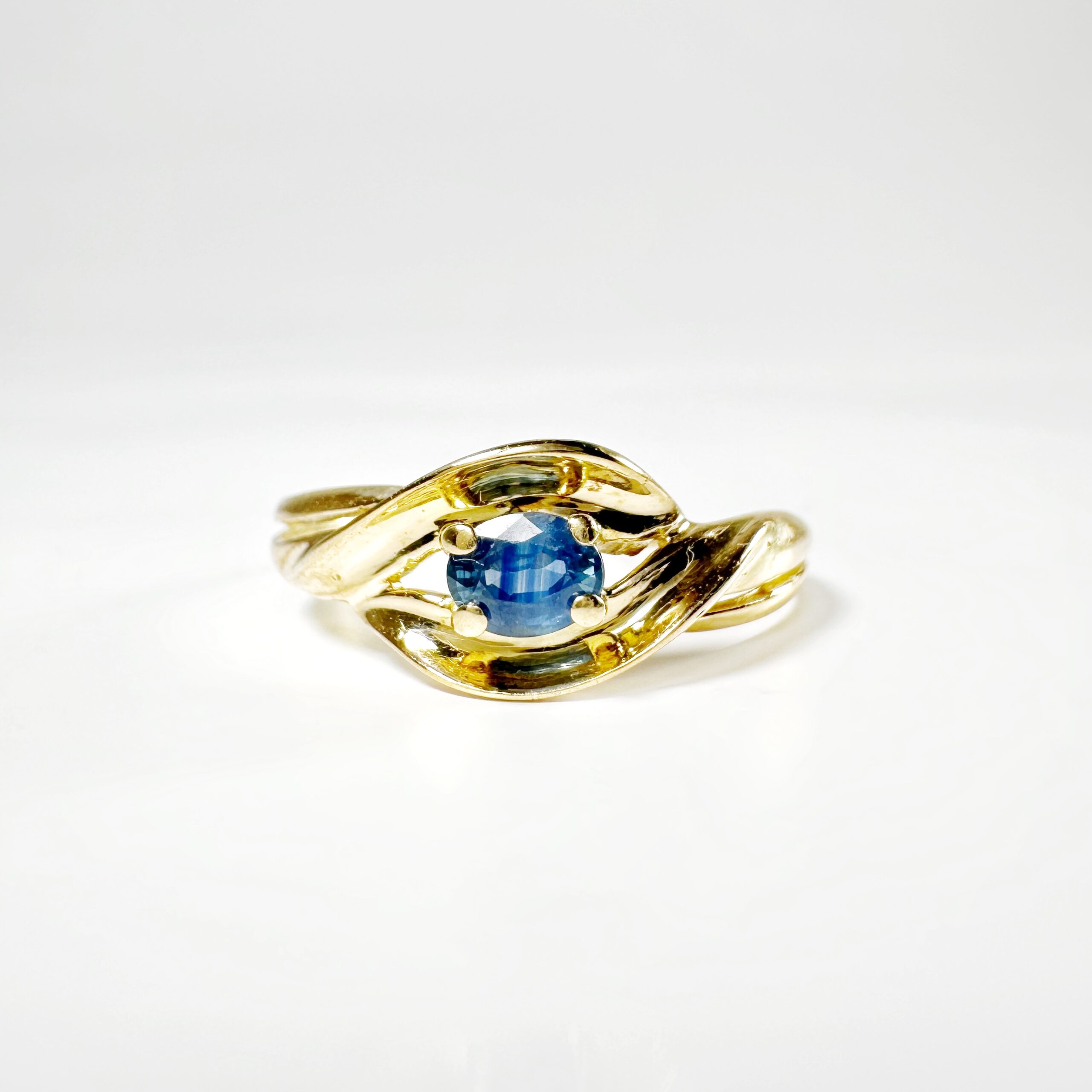 Vintage Sapphire Eye Ring 6