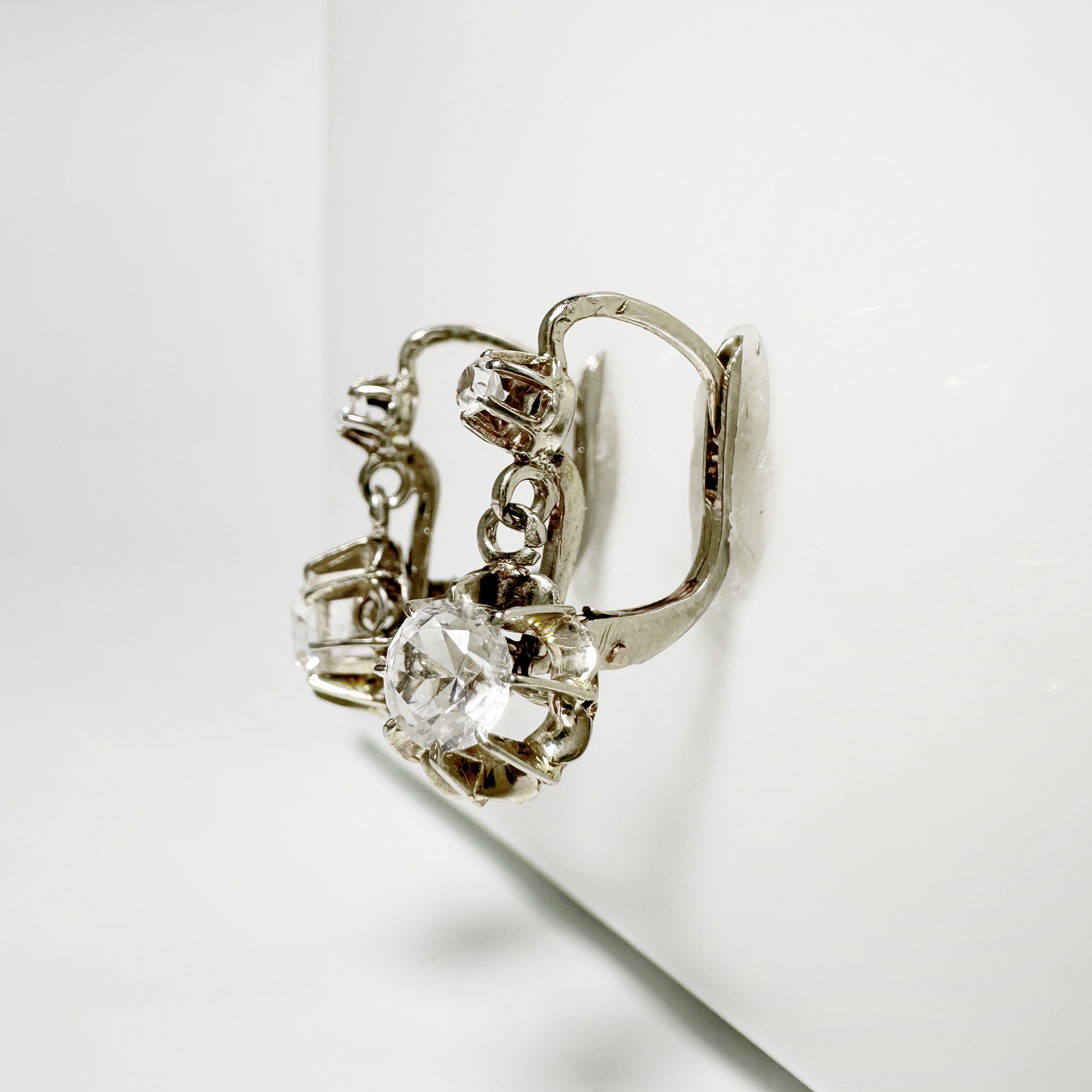 vintage_white_gold_diamond_leverback_earrings_3