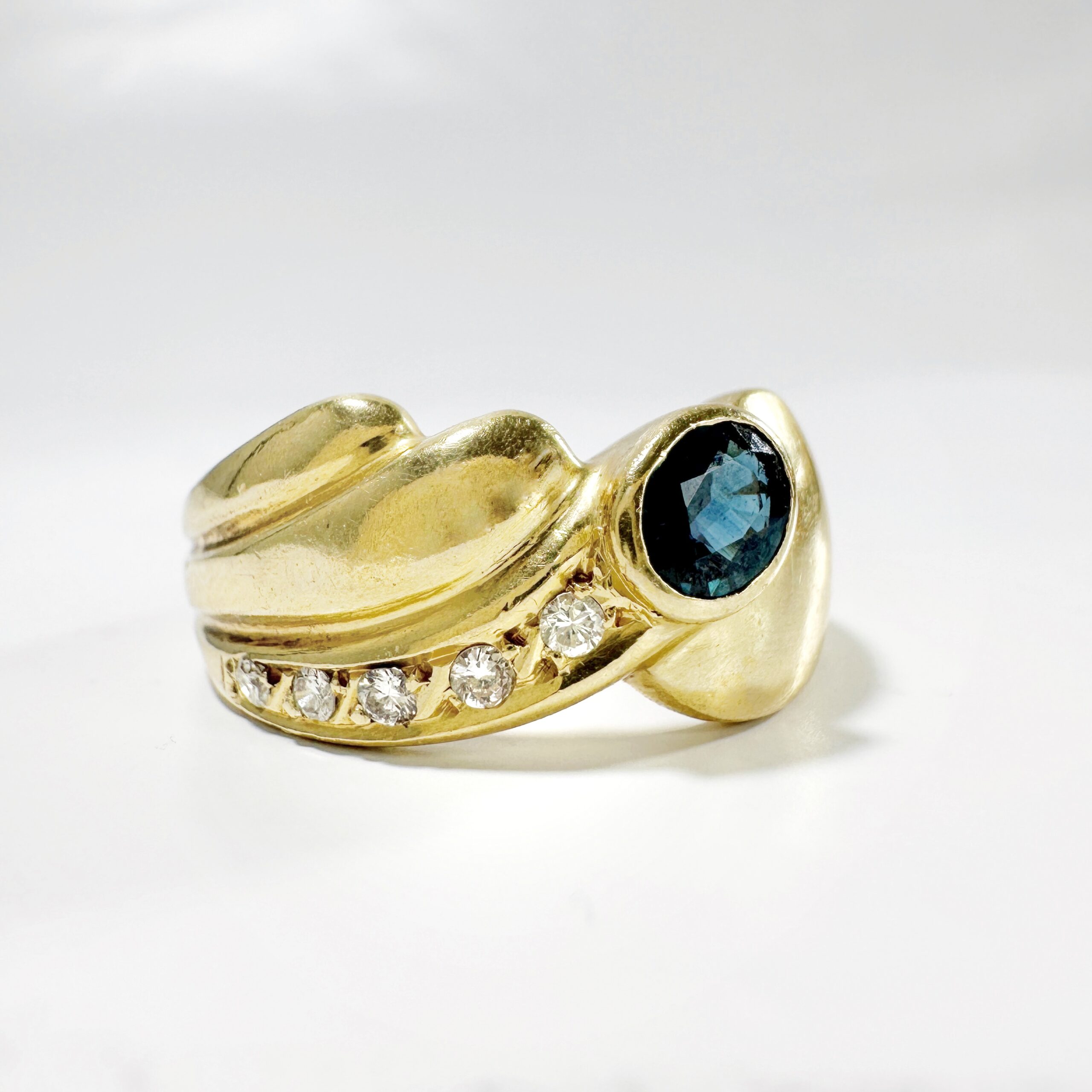 Art Deco Vintage Sapphire And Diamonds Ring 4