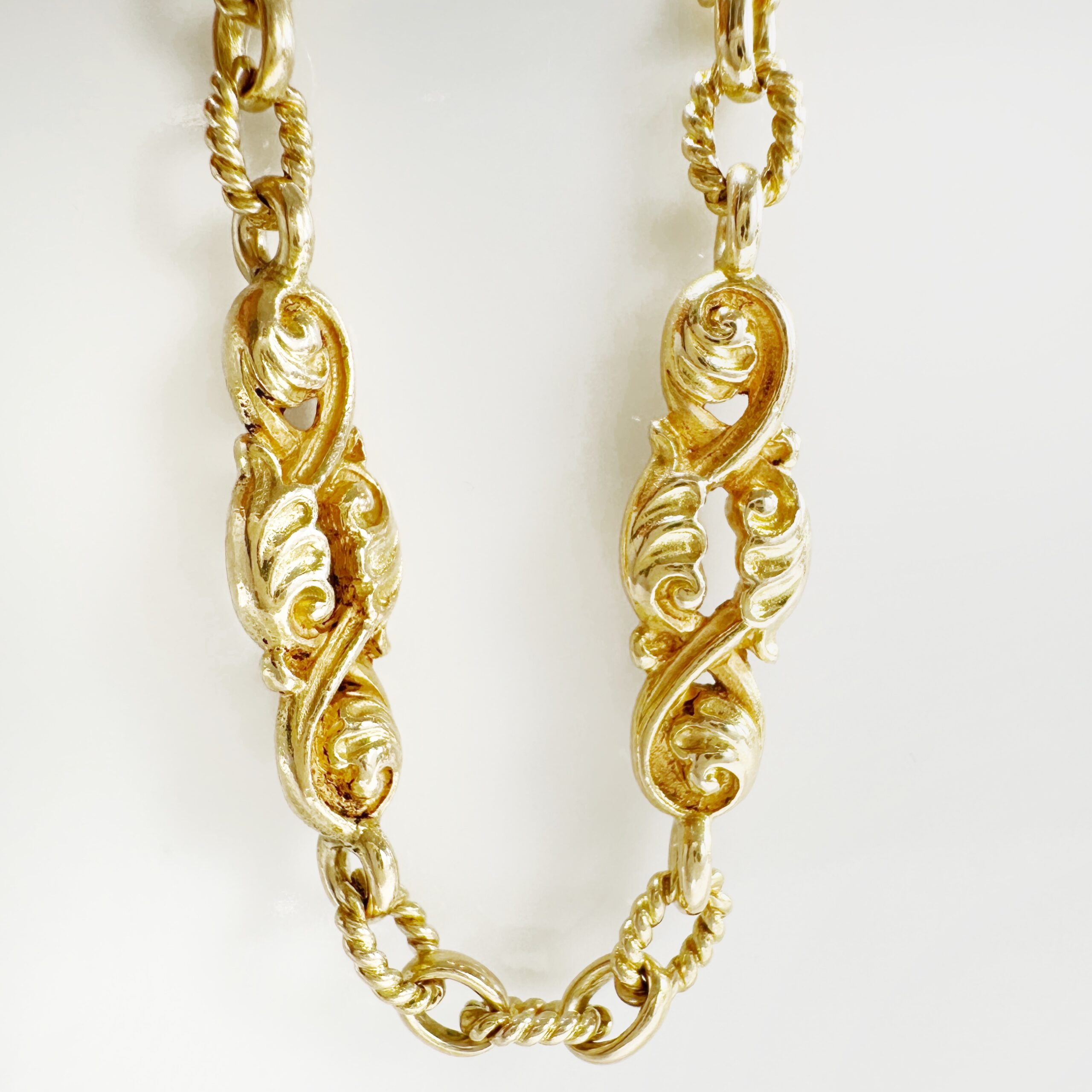 Vintage Gold Arabesque Bracelet 1