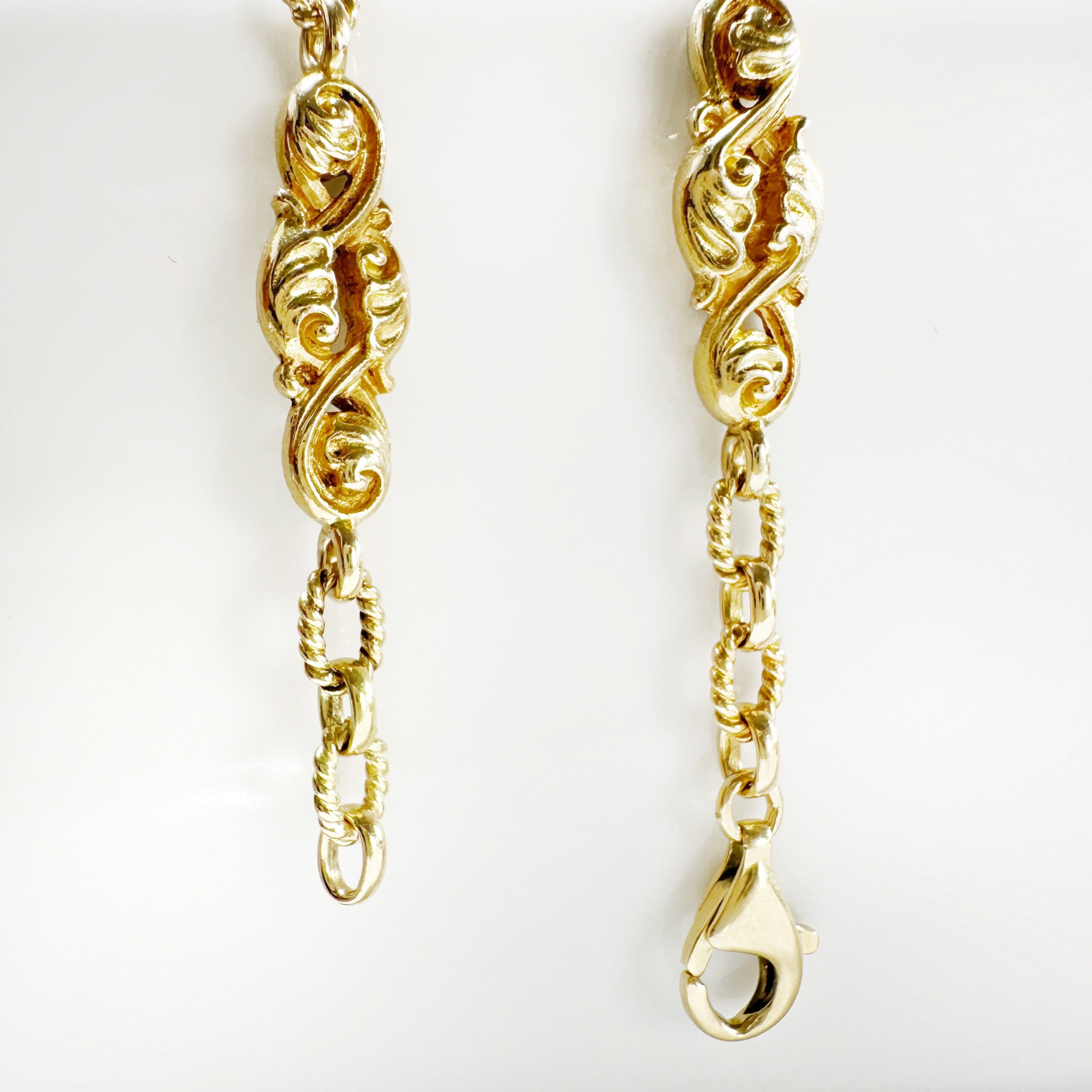 Vintage Gold Arabesque Bracelet 2