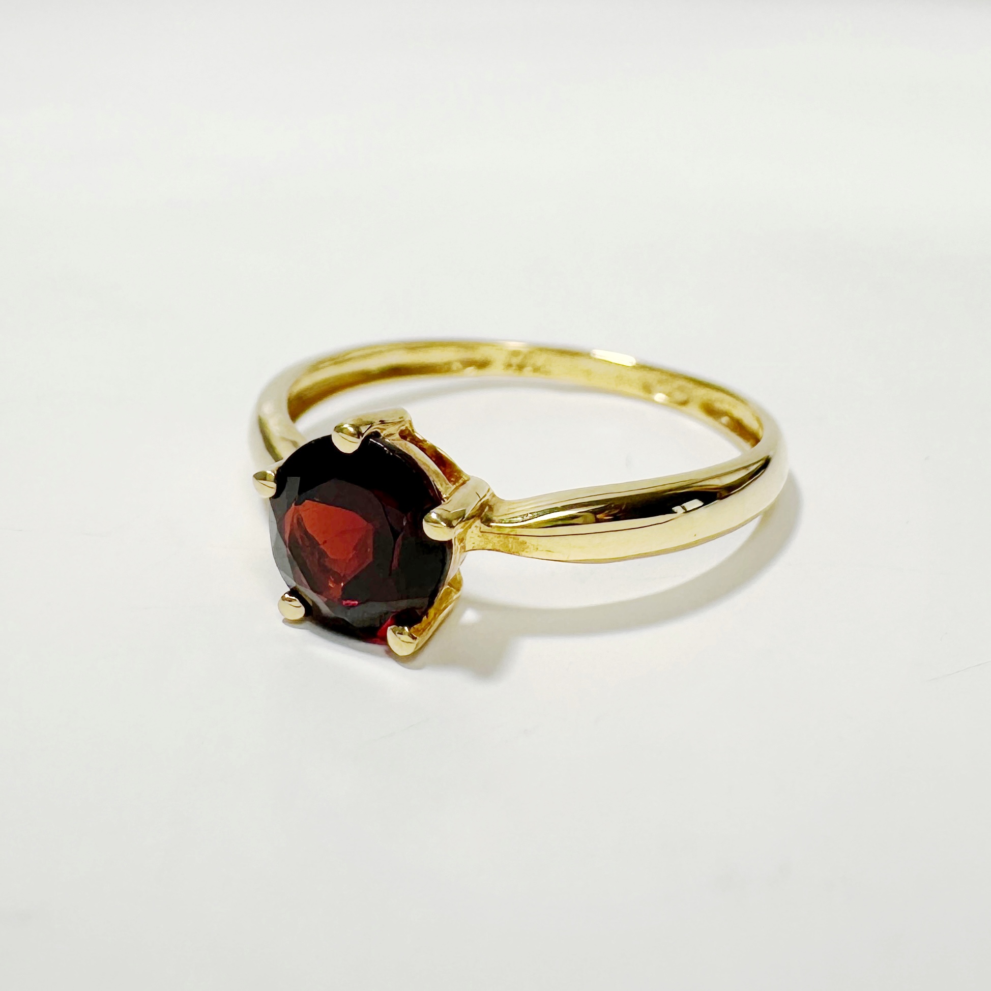 Vintage Gold Garnet Solitaire Ring 6
