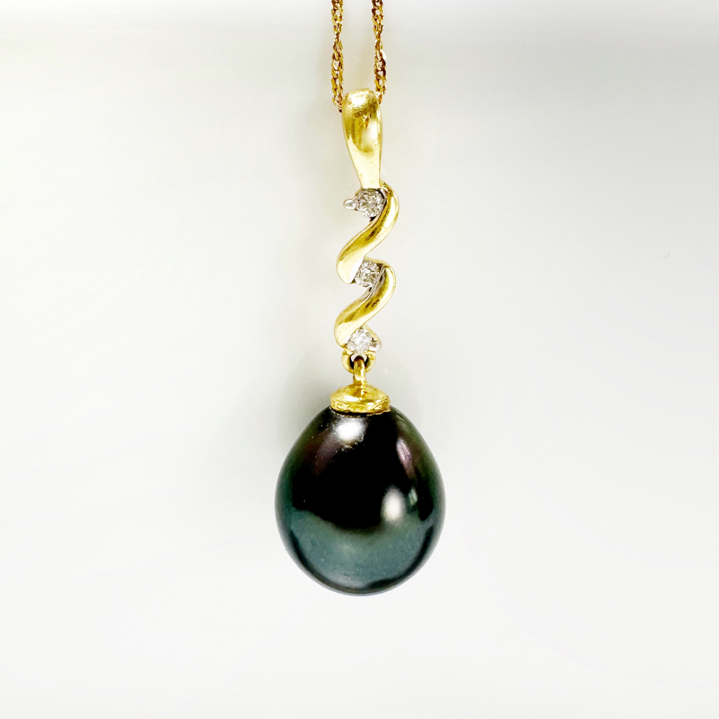 Vintage Gold Tahiti Pearl Diamonds Pendant 1