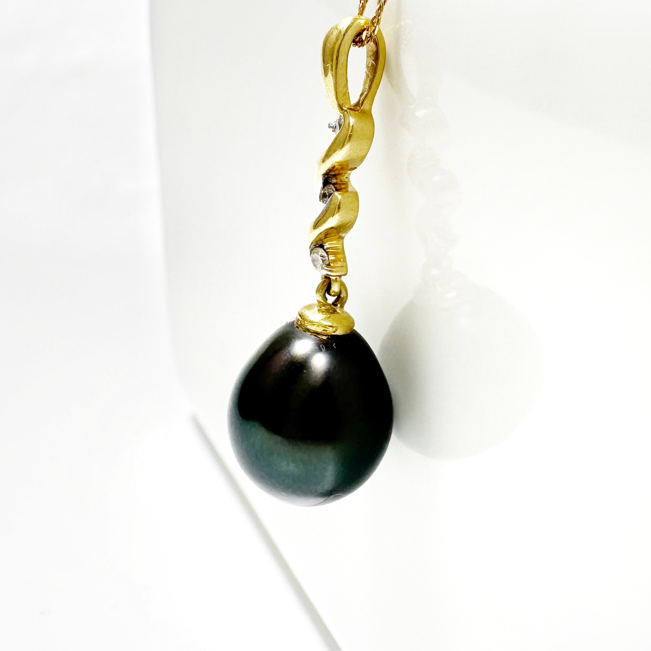 Vintage Gold Tahiti Pearl Diamonds Pendant 4