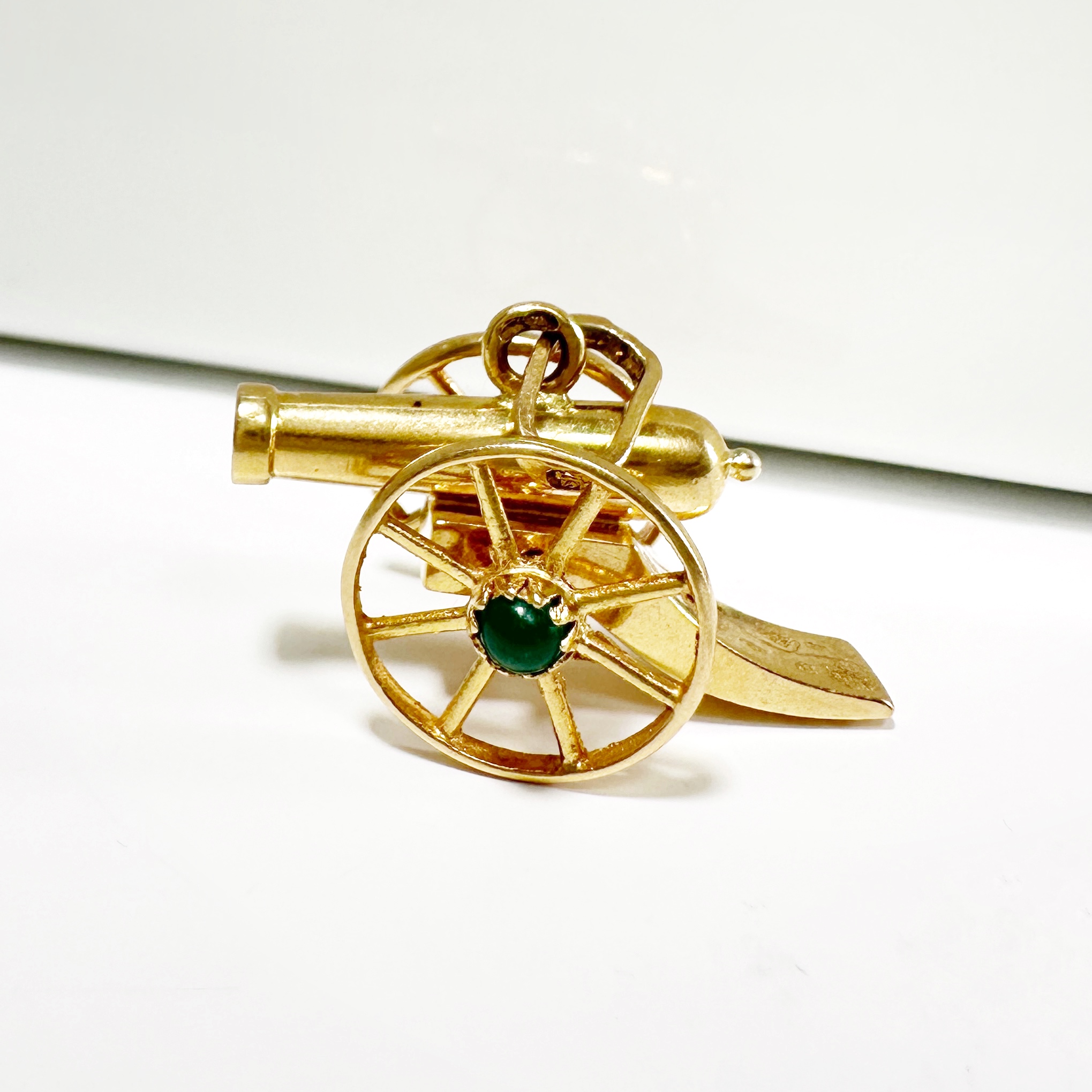 Vintage Gold And Agate Canon Pendant 2