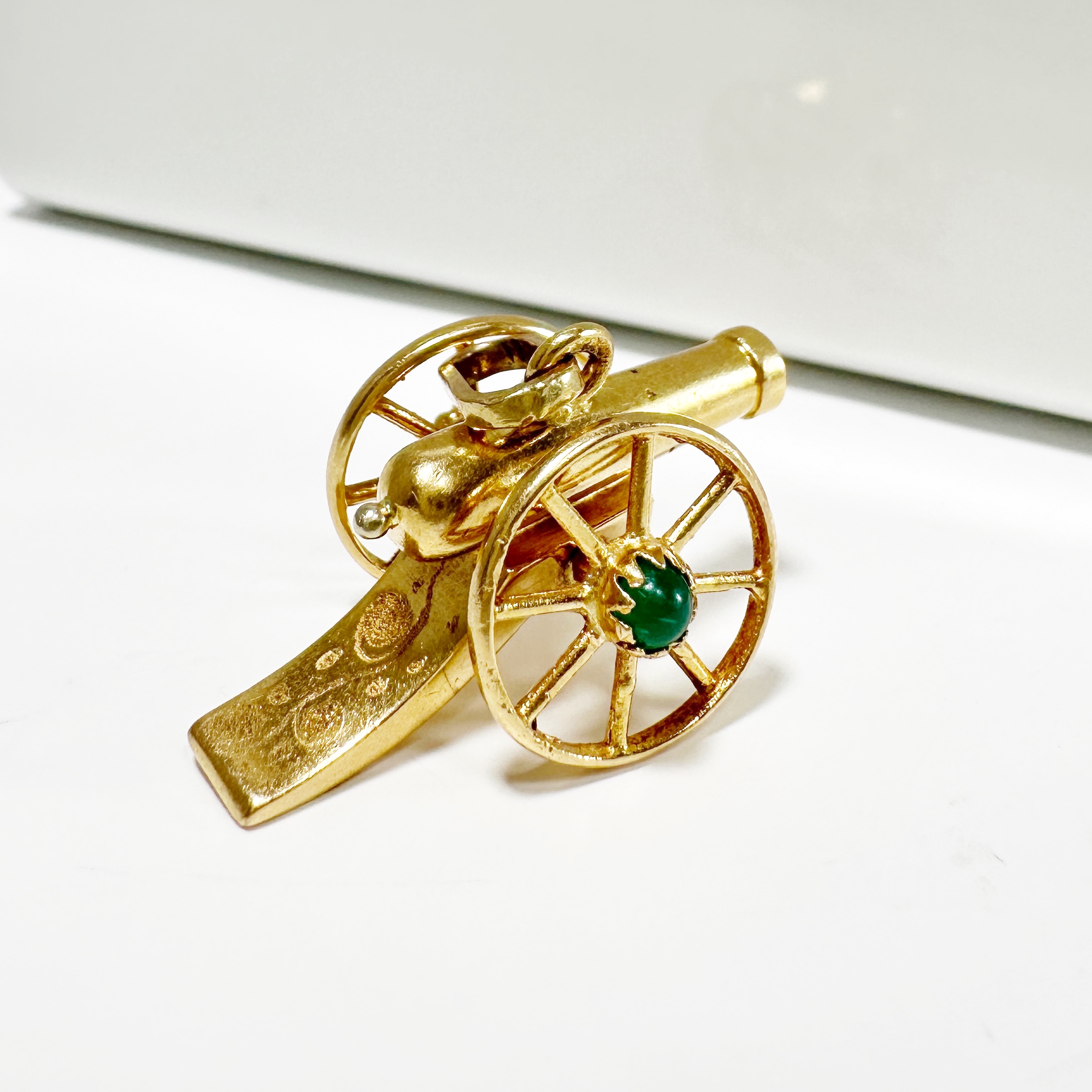 Vintage Gold And Agate Canon Pendant 4