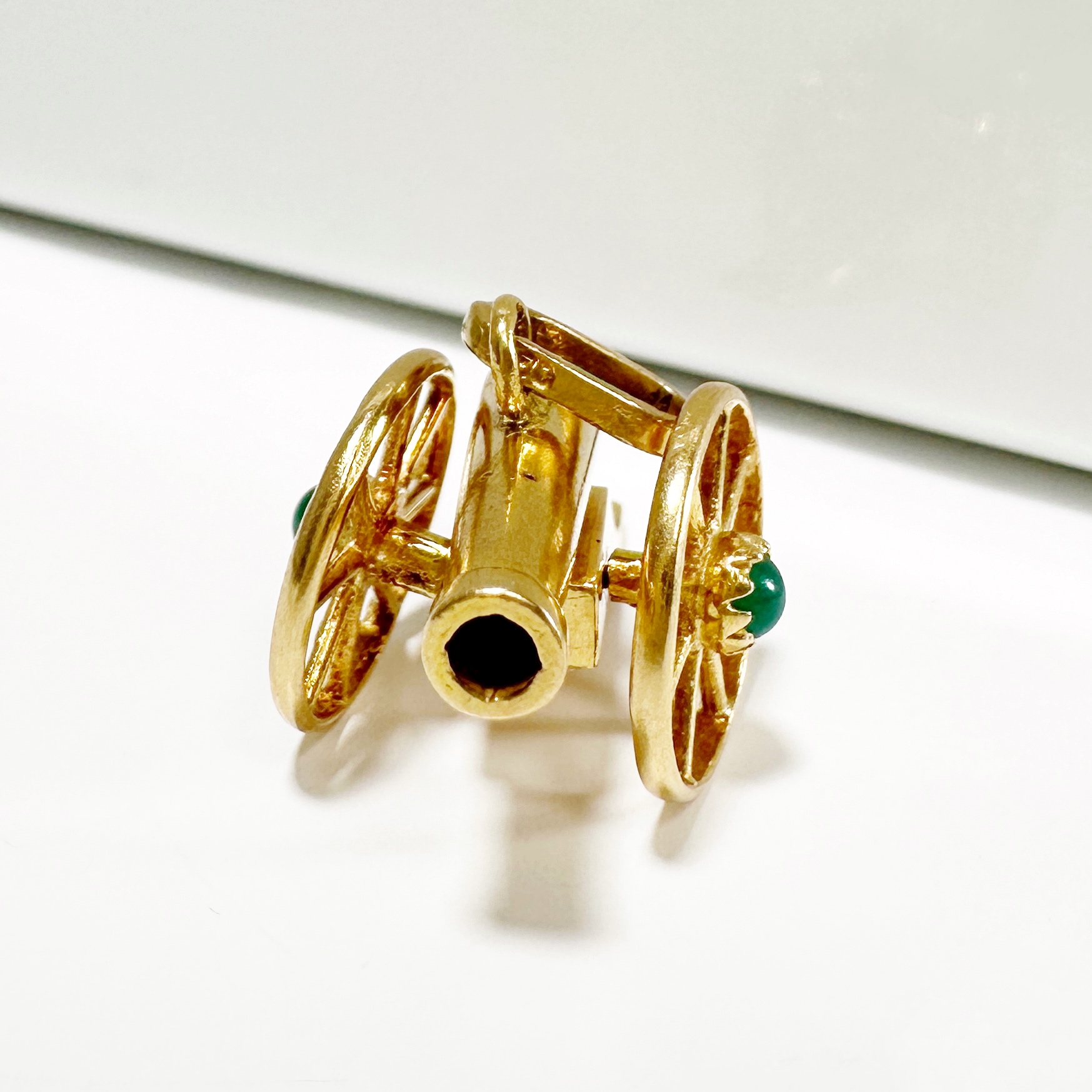 Vintage Gold And Agate Canon Pendant 5