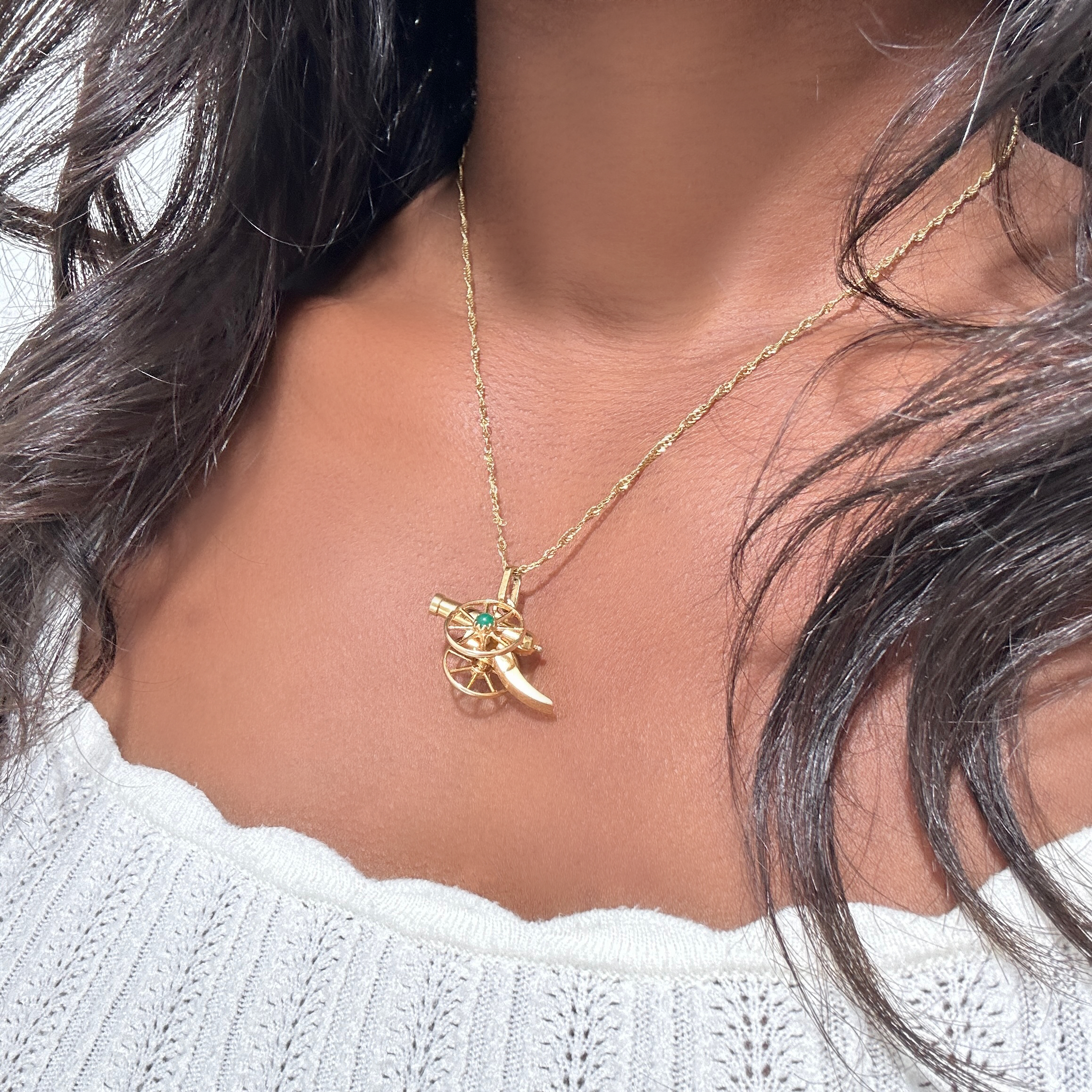 Vintage Gold And Agate Canon Pendant 7