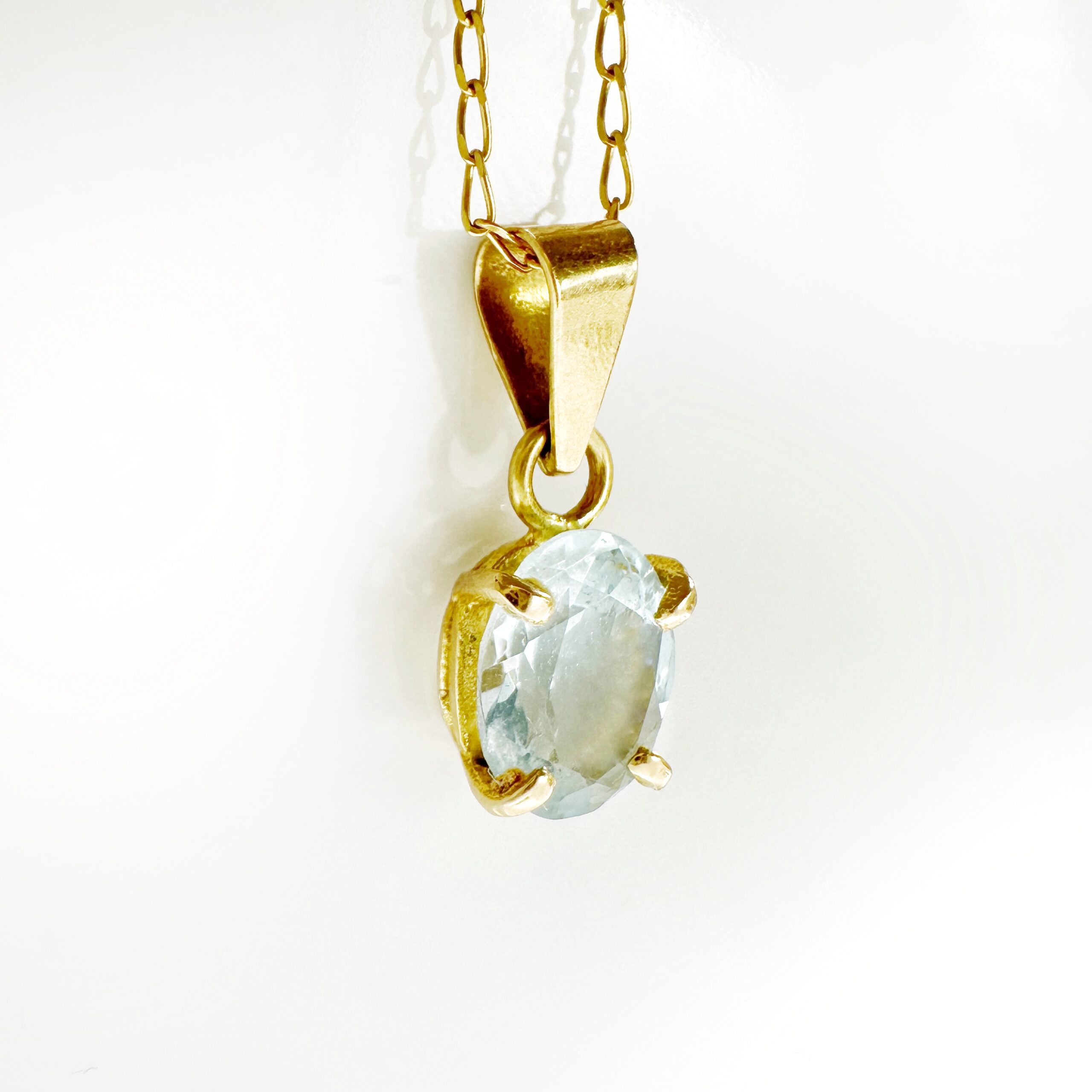 Vintage Gold Aquamarine Oval Pendant 2