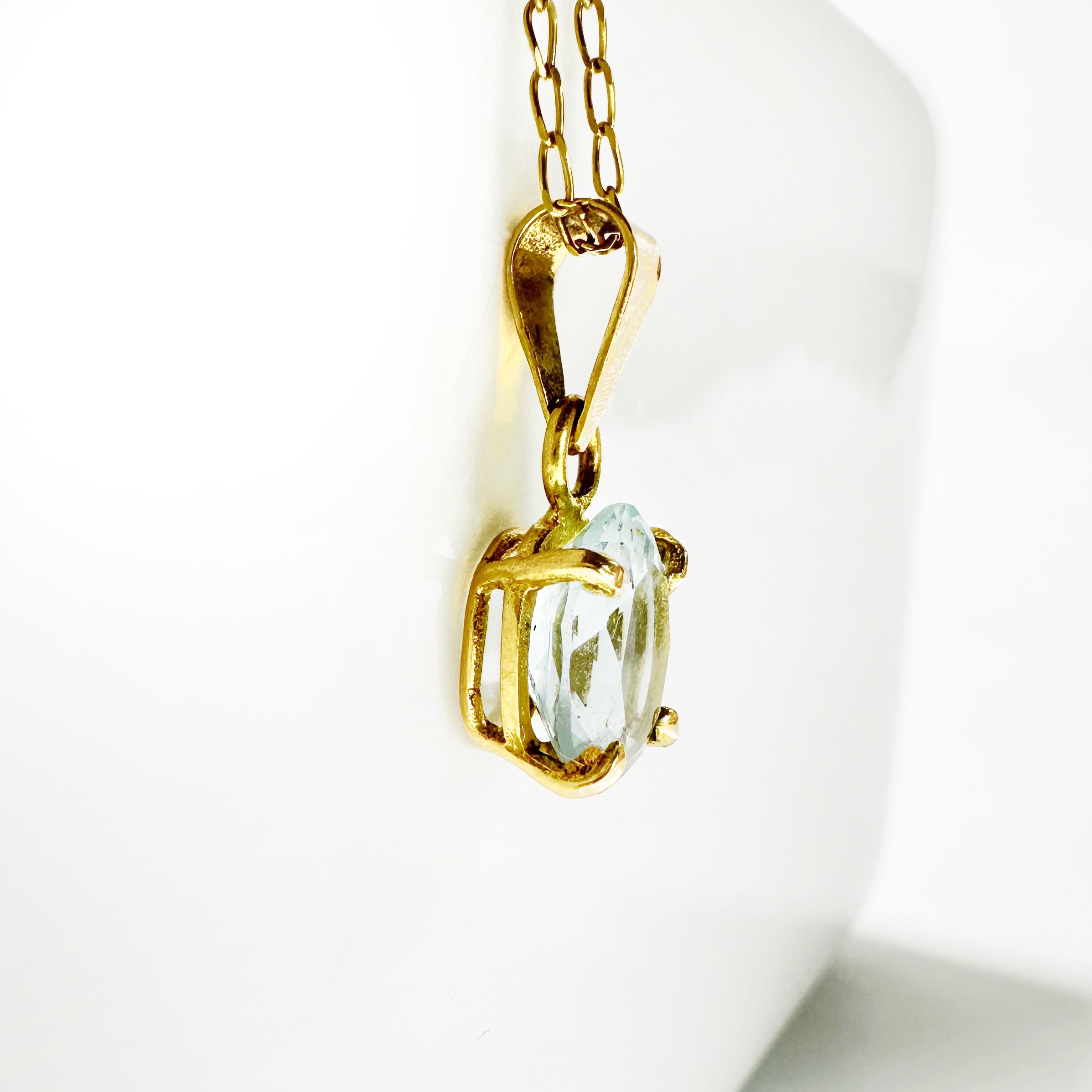 Vintage Gold Aquamarine Oval Pendant 4
