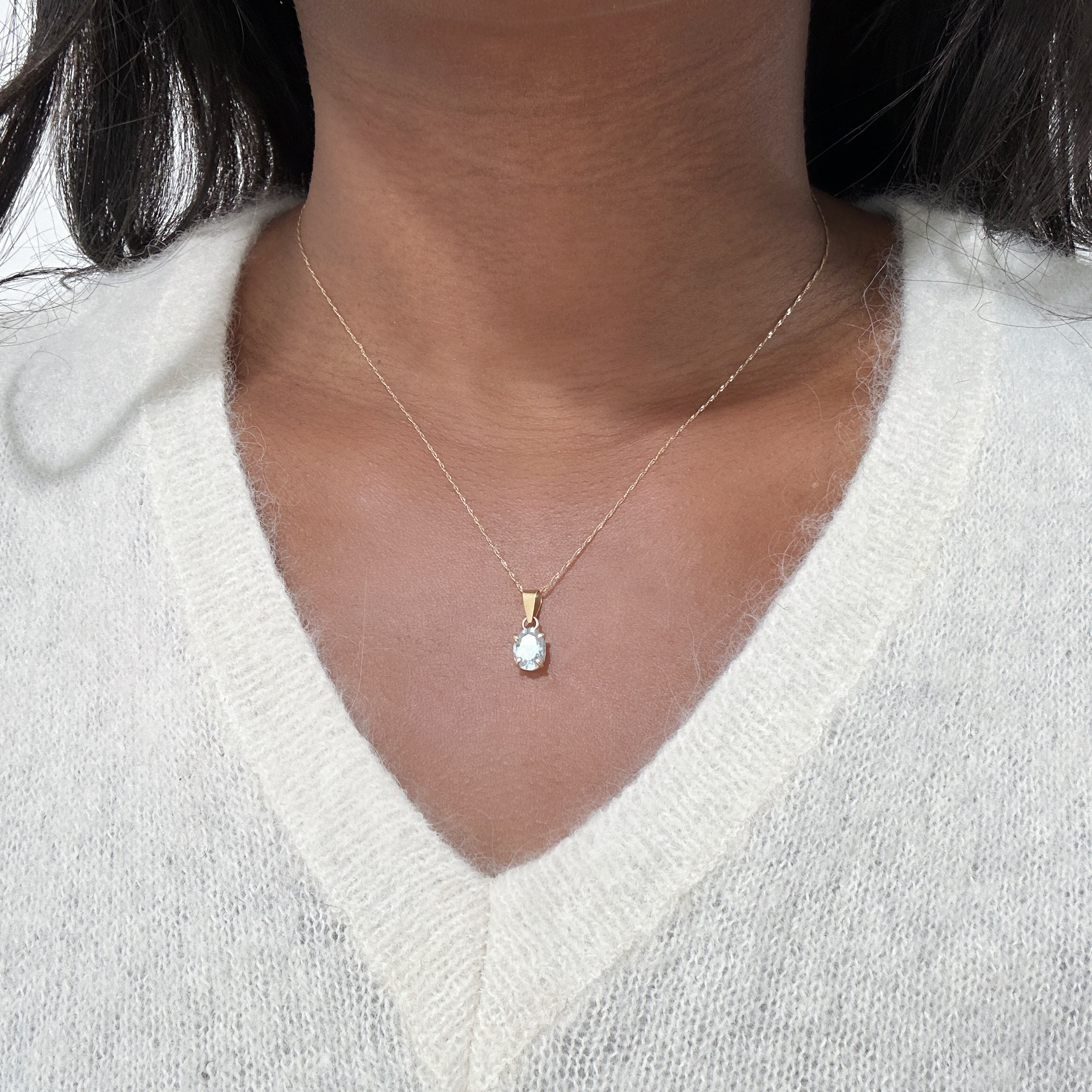 Vintage Gold Aquamarine Oval Pendant 8