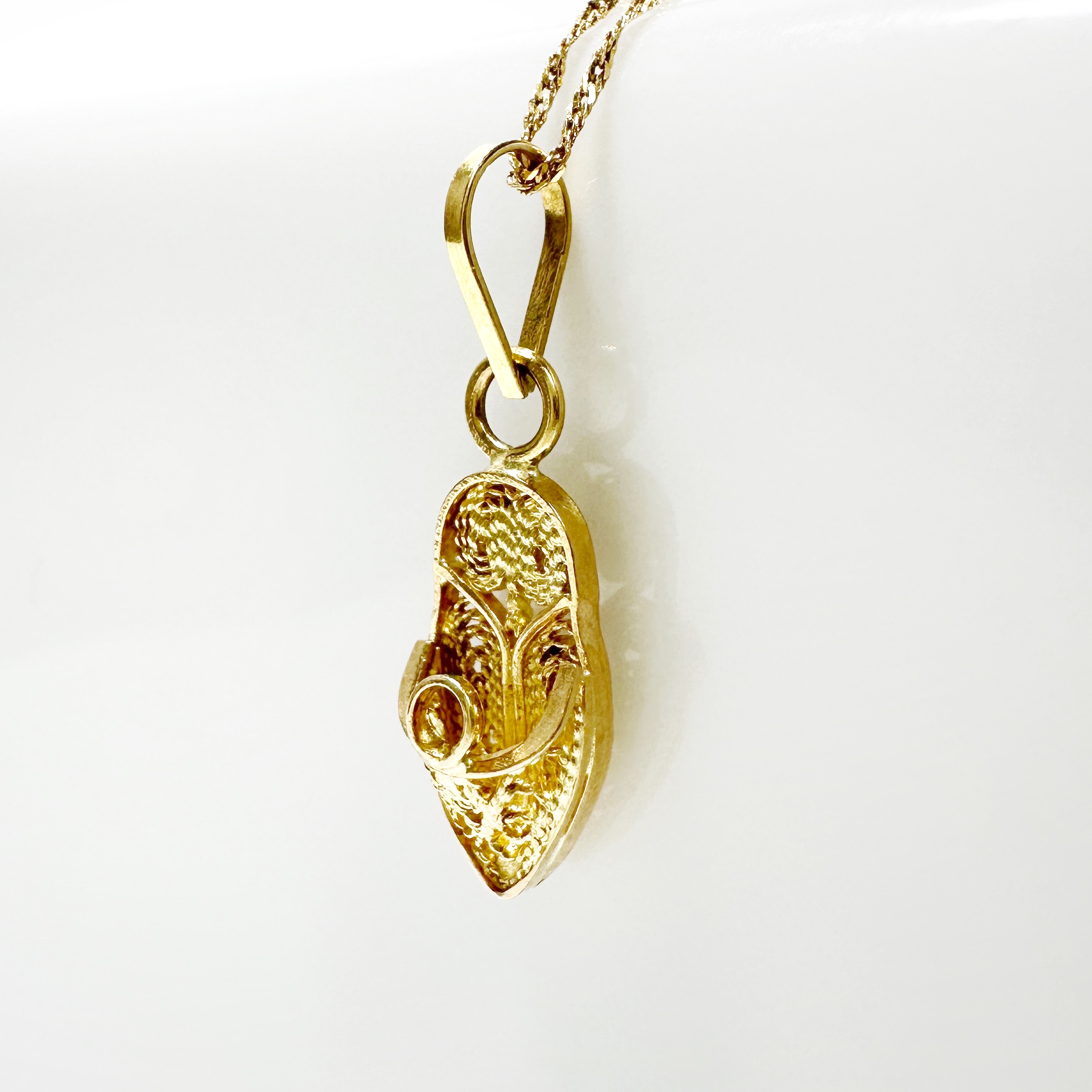 Vintage Gold Baboush Pendant 4
