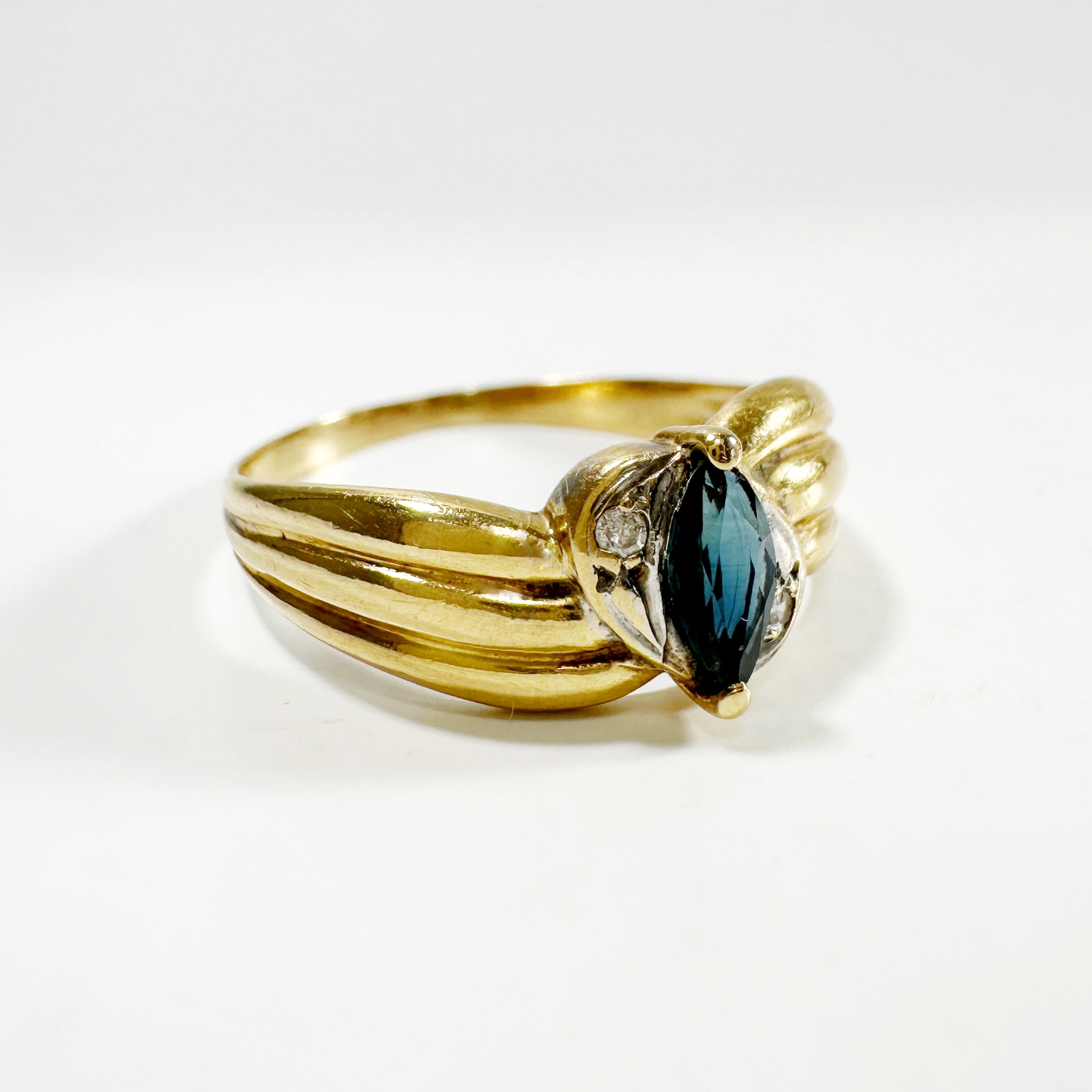 Vintage Gold Sapphire Diamond Ring (5)