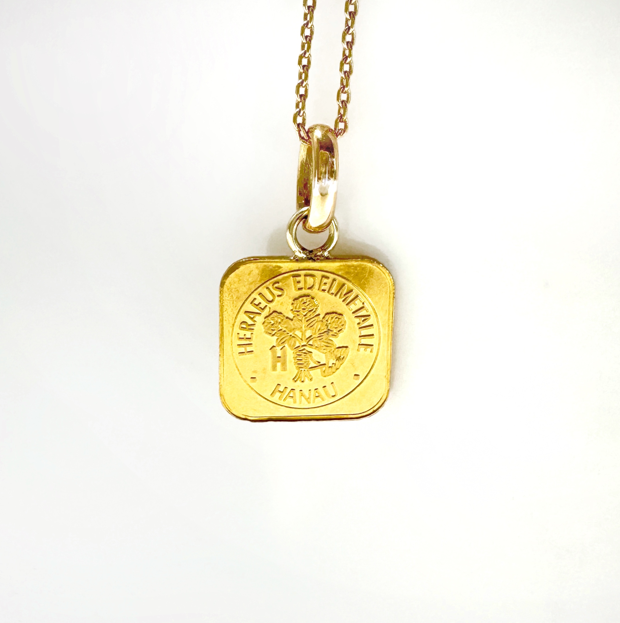 24kt Vintage Gold Bar Pendant (6)