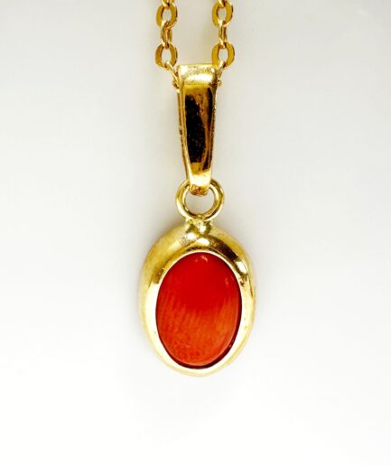Gold and coral pendant "Tylhia"