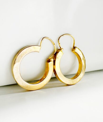 Gold hoop earrings "Madrilena"