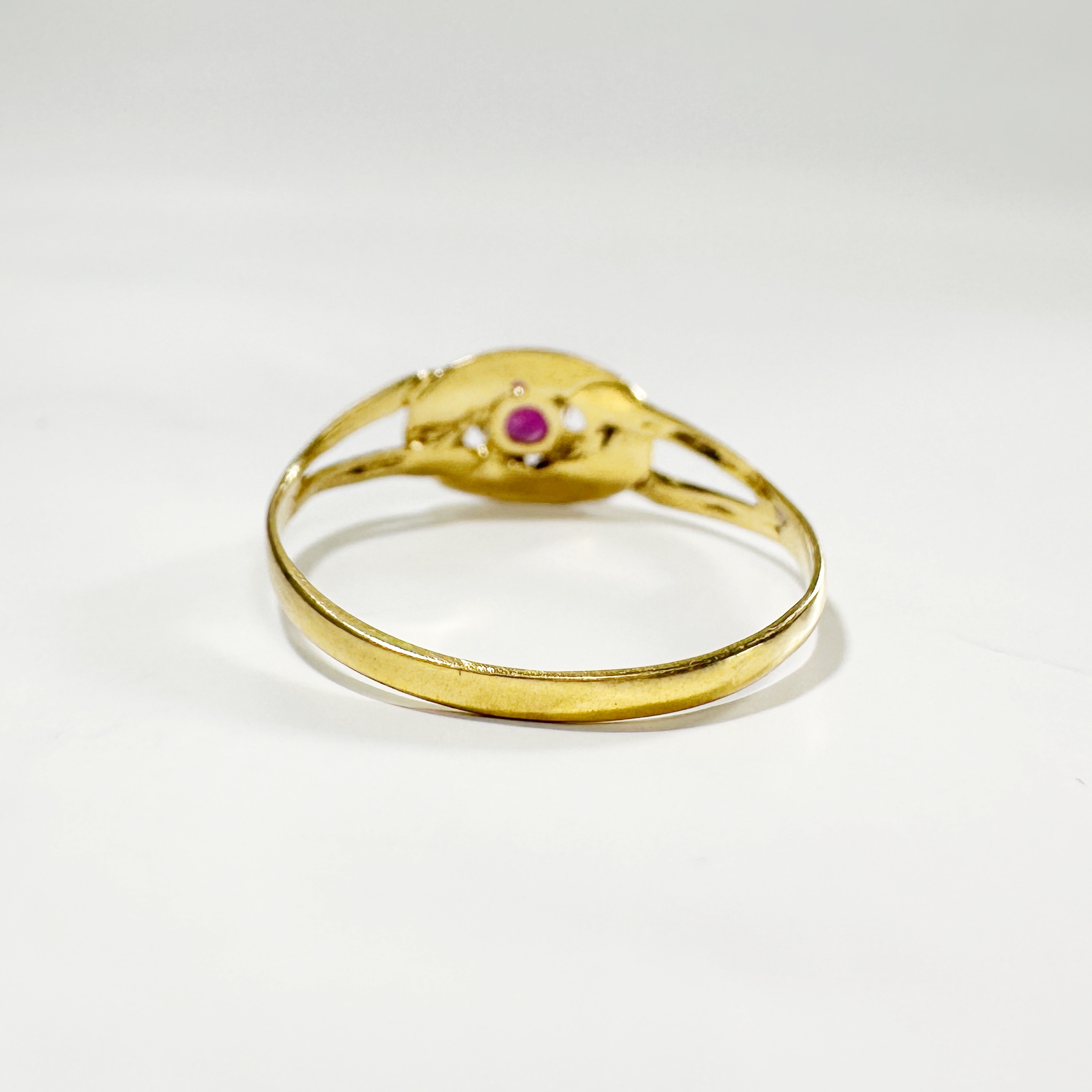 Vintage 18k Gold And Ruby Ring (3)