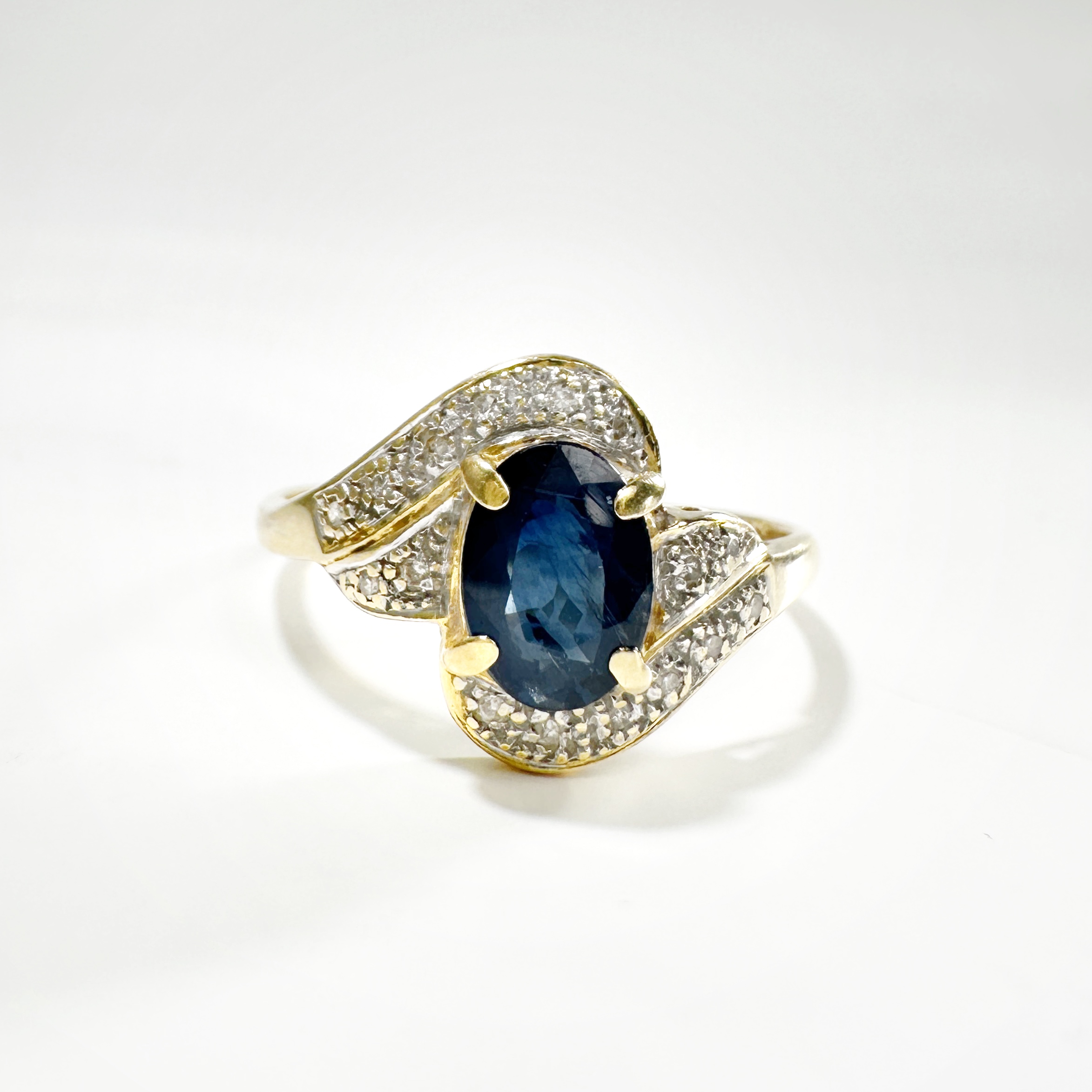 Vintage 18k Solitaire Ring Old Diamonds Oval Sapphire (6)