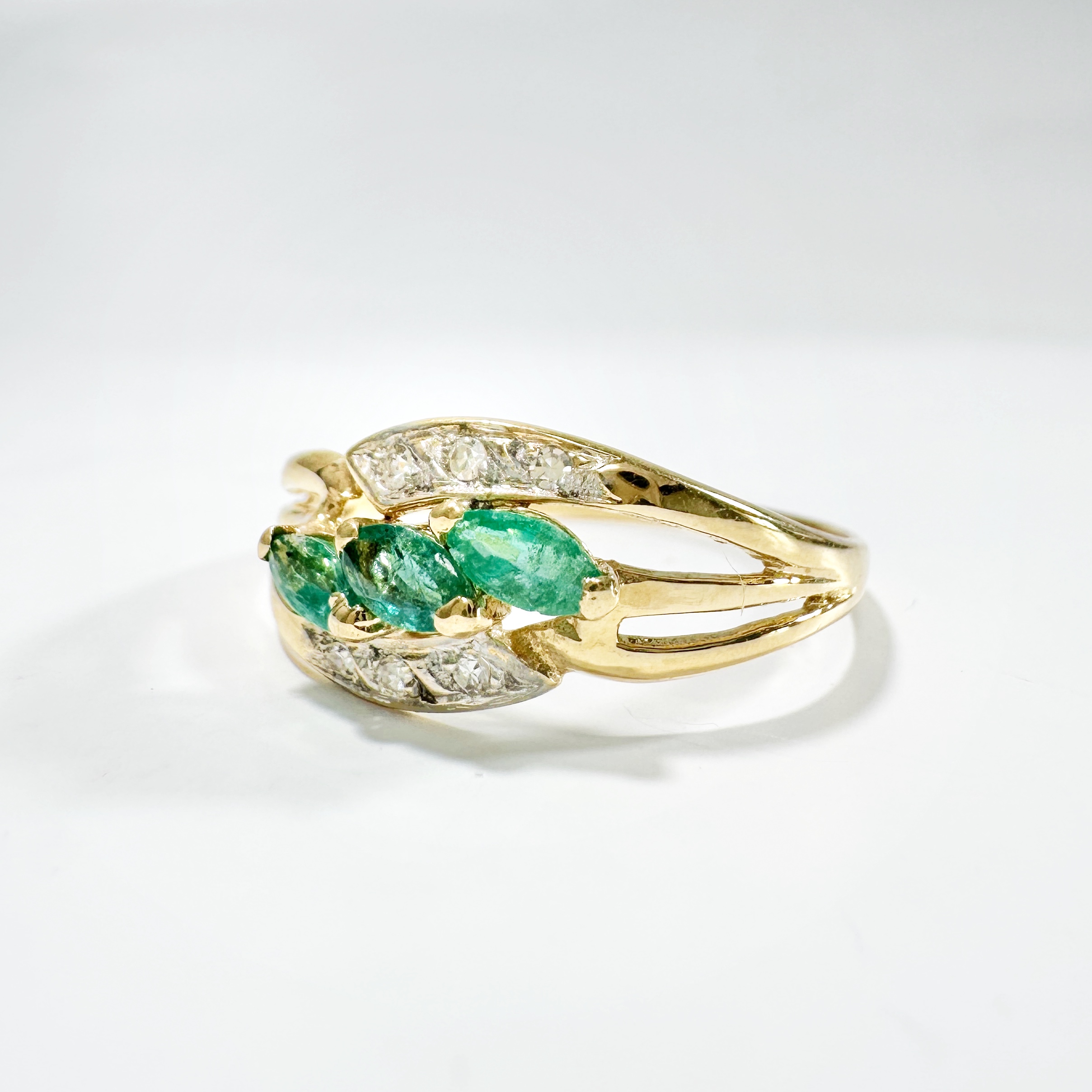Vintage Gold Emerald Diamond Trilogy Ring (3)