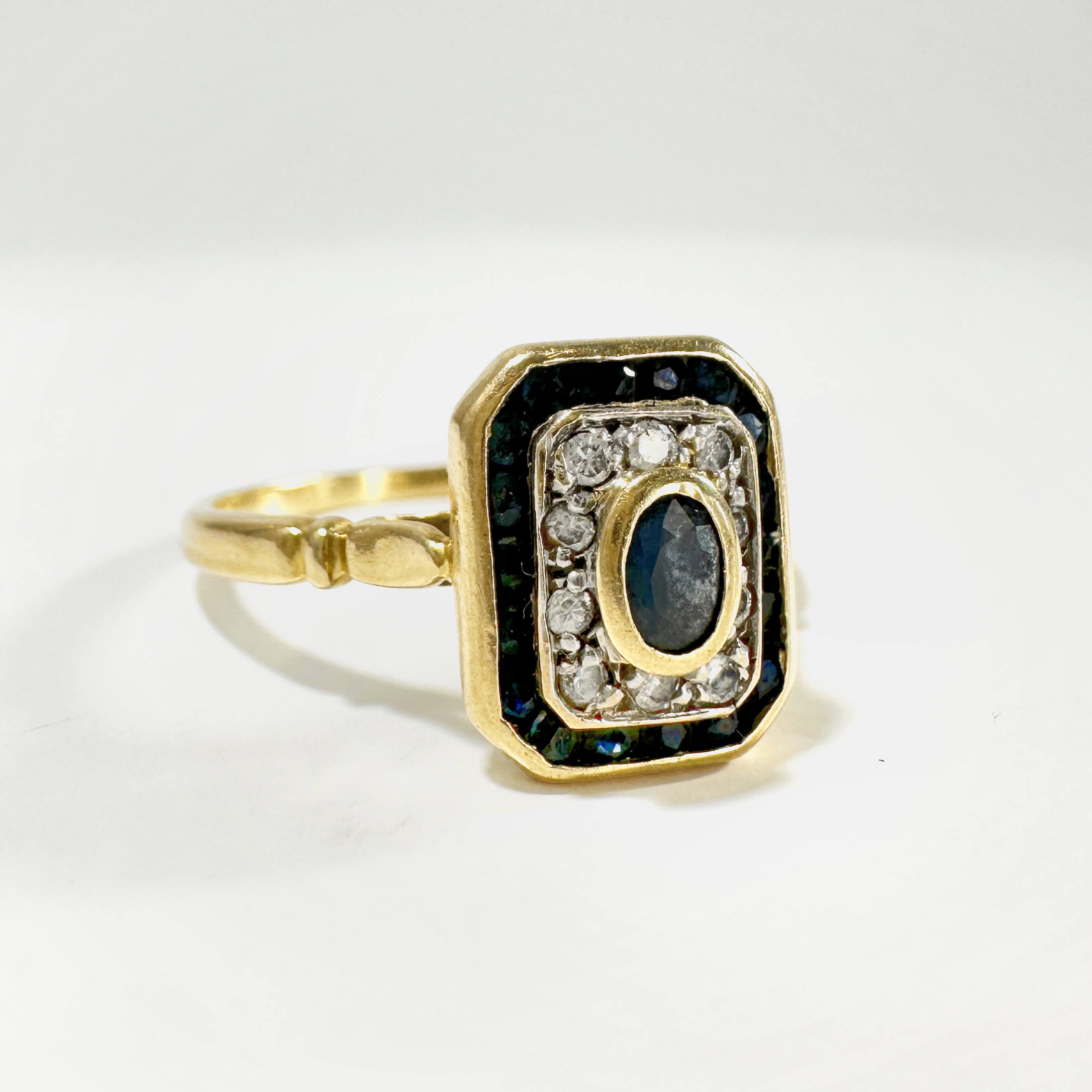 vintage_art_deco_gold_diamond_and_sapphires_ring (5)