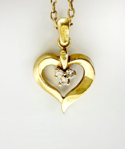 Gold and diamond heart pendant "Carinella"